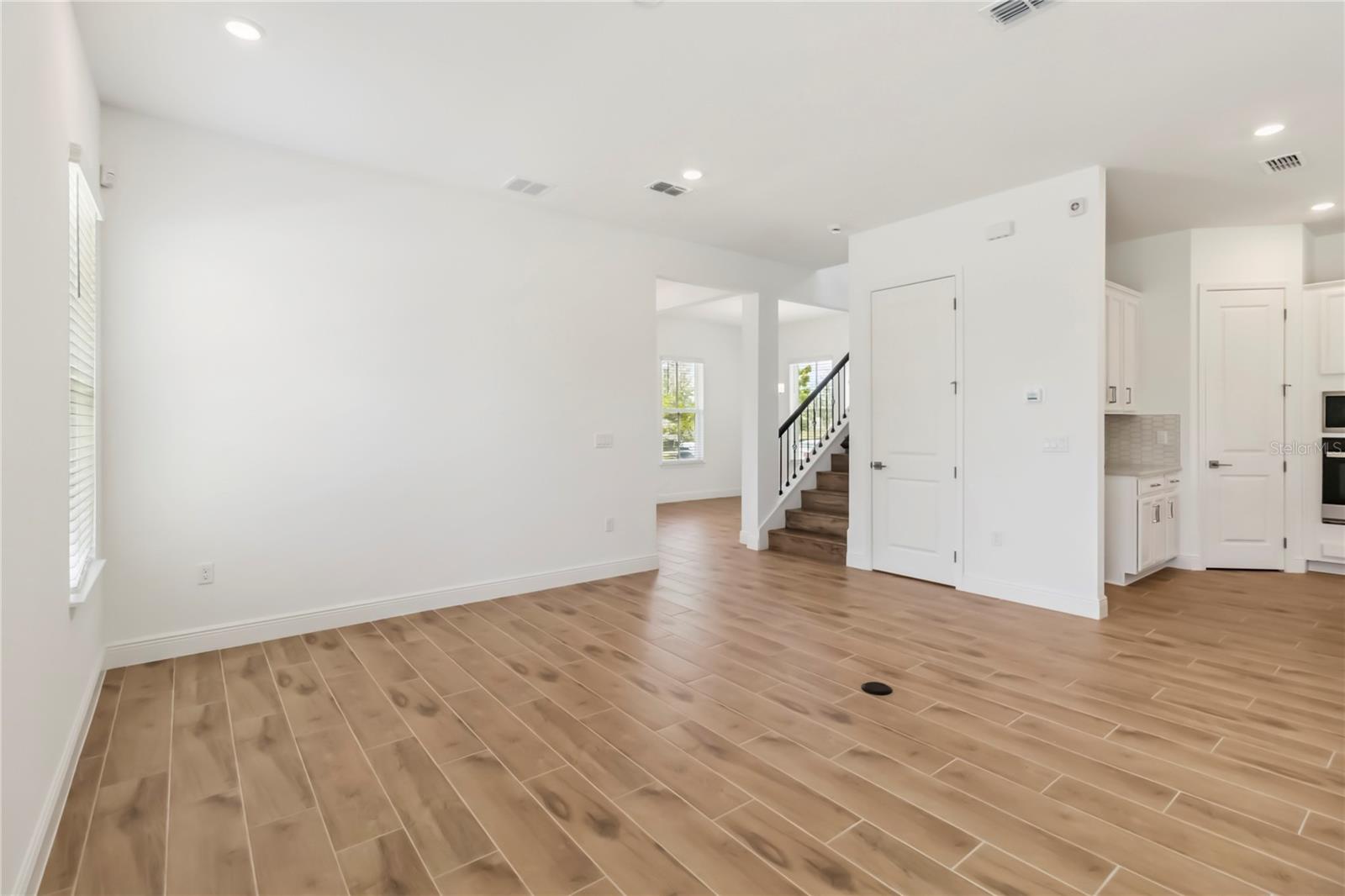 Image 14 of 66 For 10185 Pearson Avenue