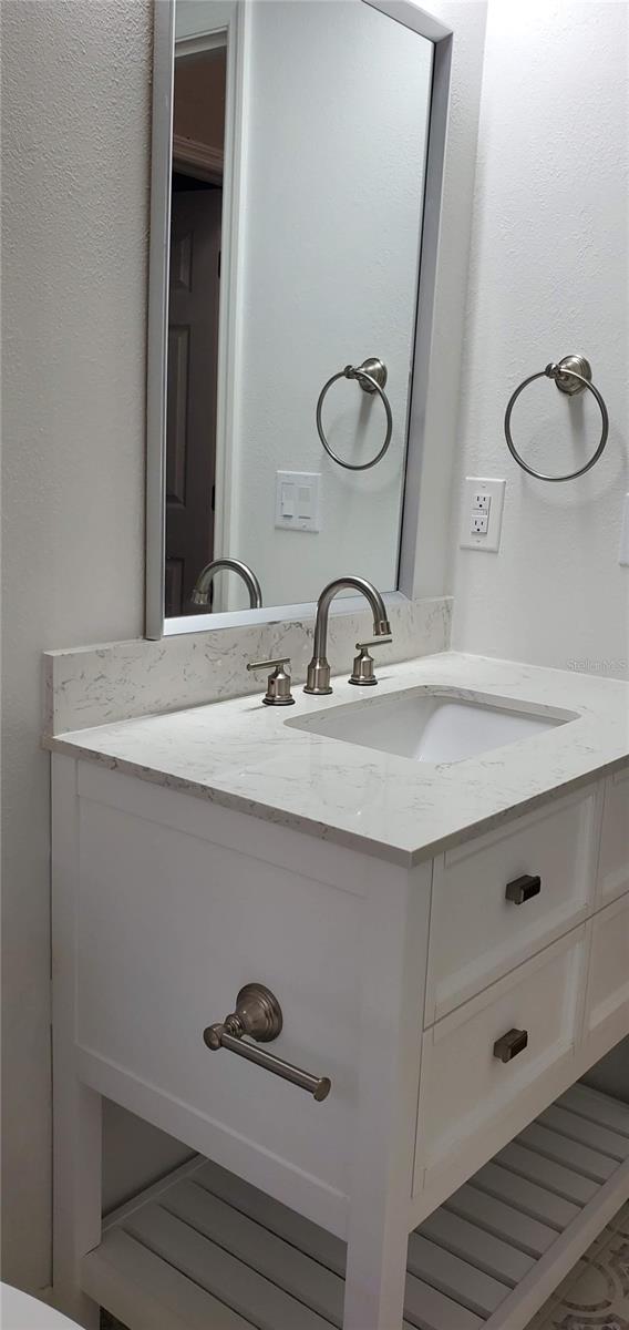 Image 17 of 21 For 5231 Highbury Circle