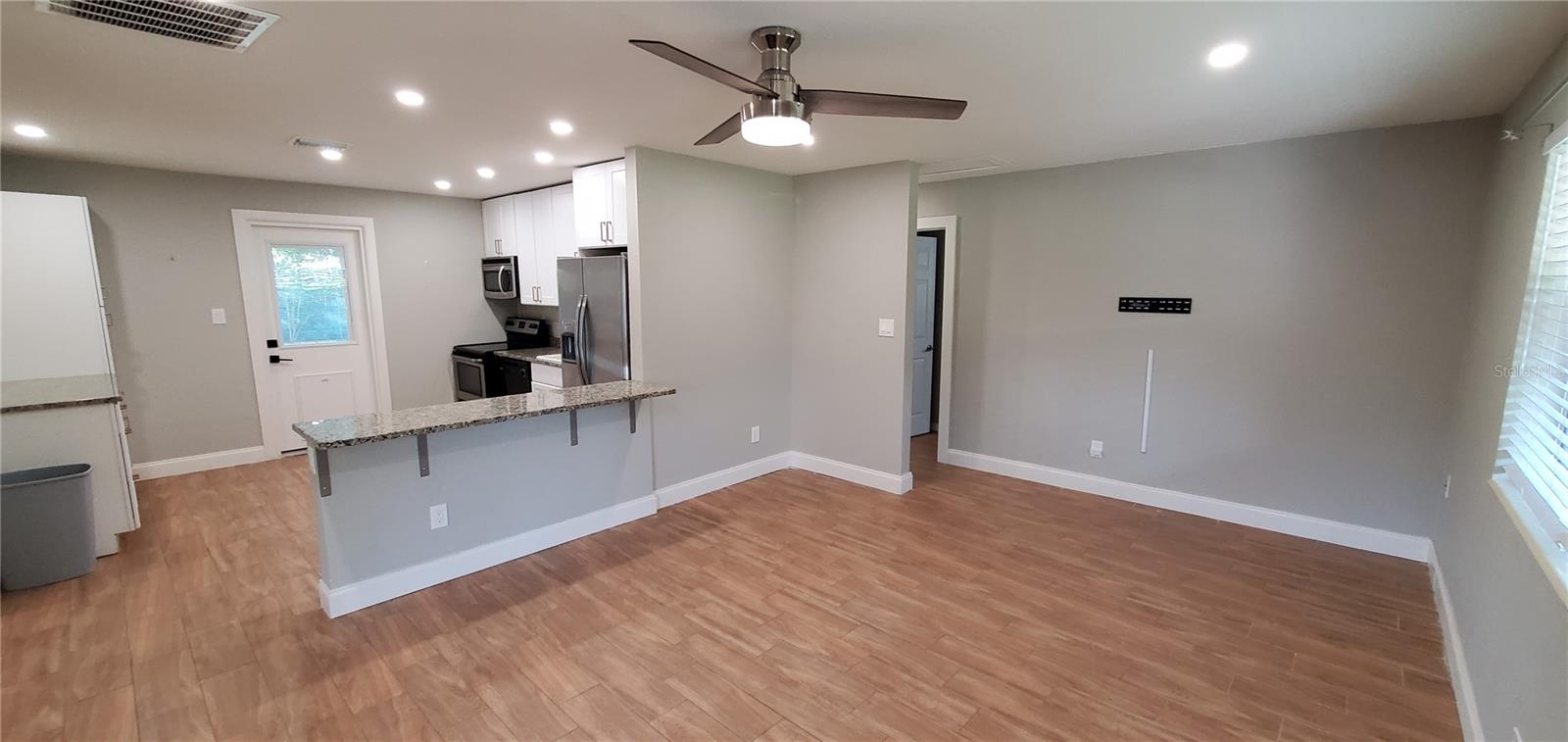 Image 5 of 21 For 4042 Condor Lane