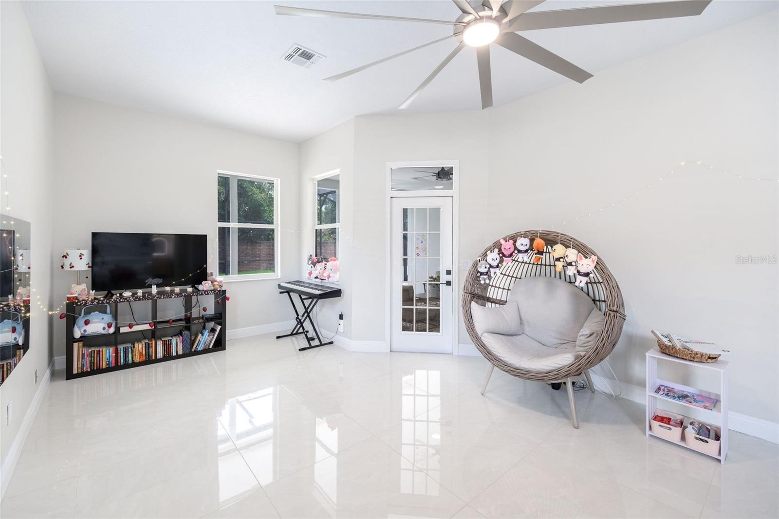 Image 17 of 35 For 9844 Montclair Circle