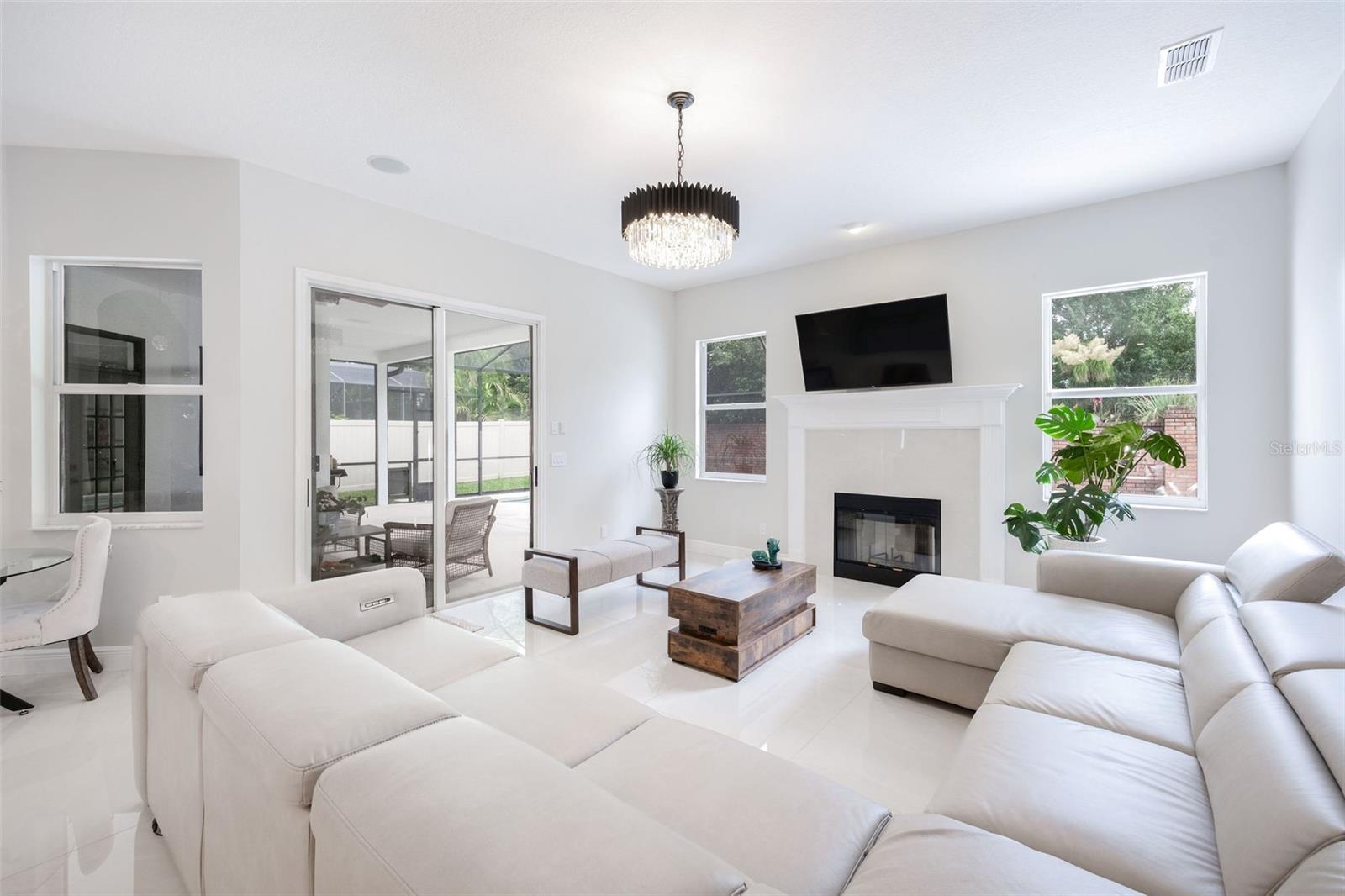 Image 7 of 35 For 9844 Montclair Circle