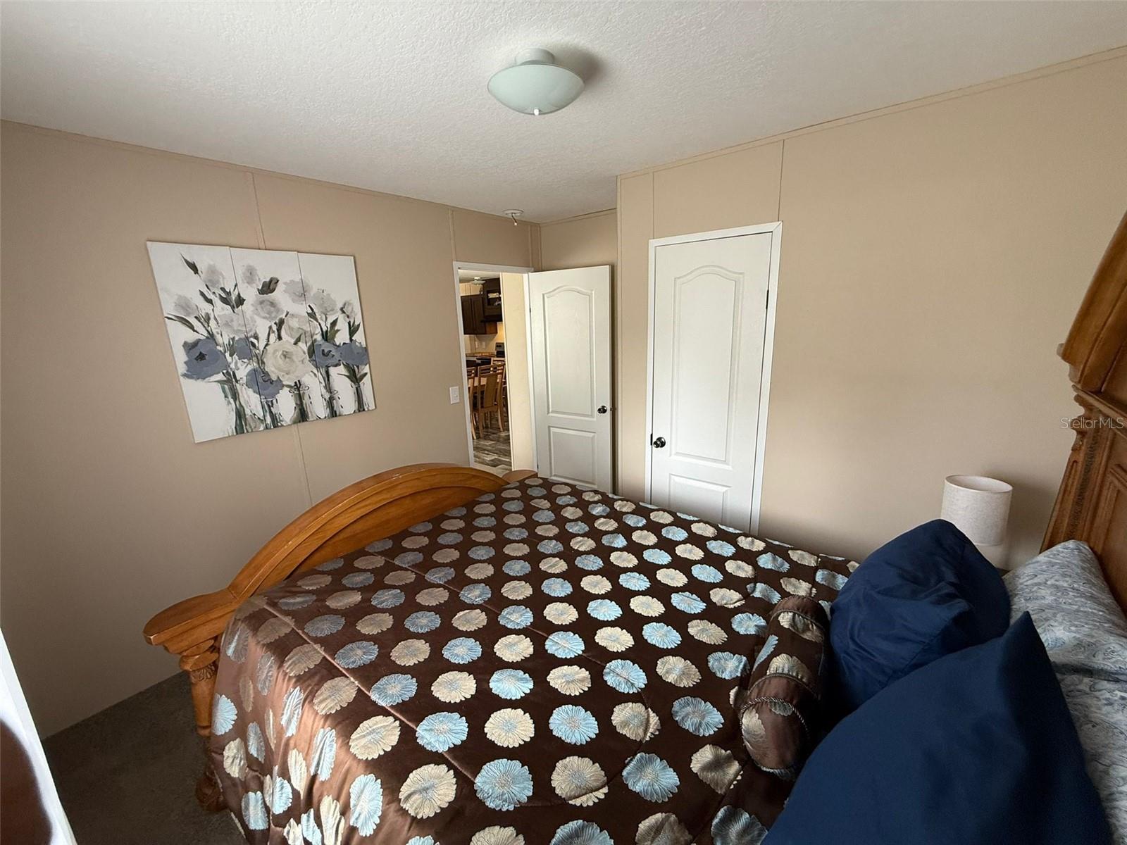 Listing photo id 12 for 31047 Scrub Oak Lane