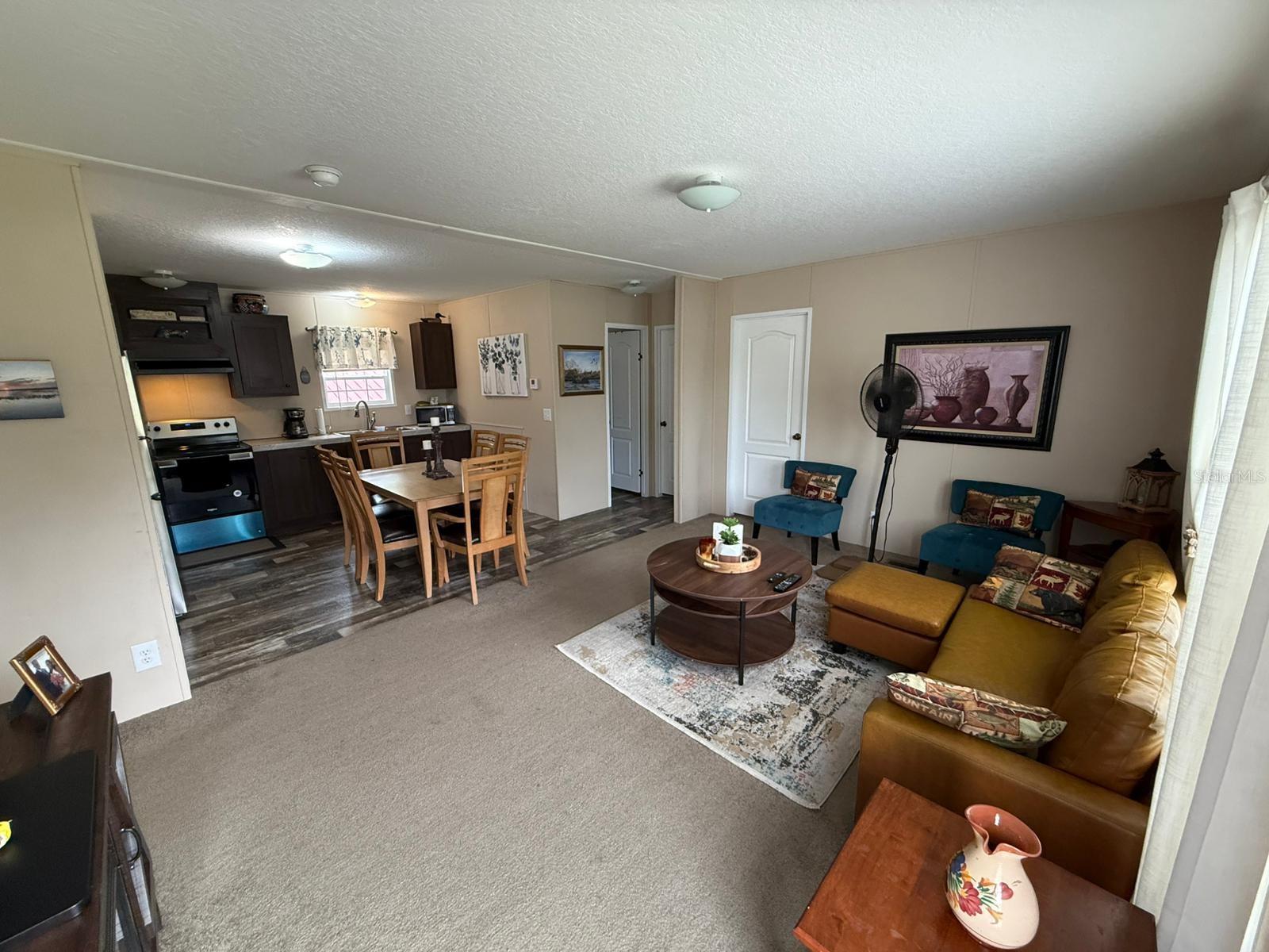 Listing photo id 2 for 31047 Scrub Oak Lane