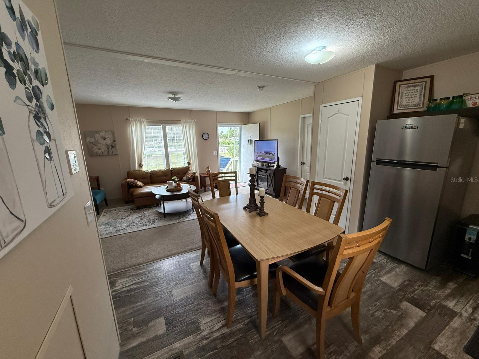 Listing photo id 4 for 31047 Scrub Oak Lane