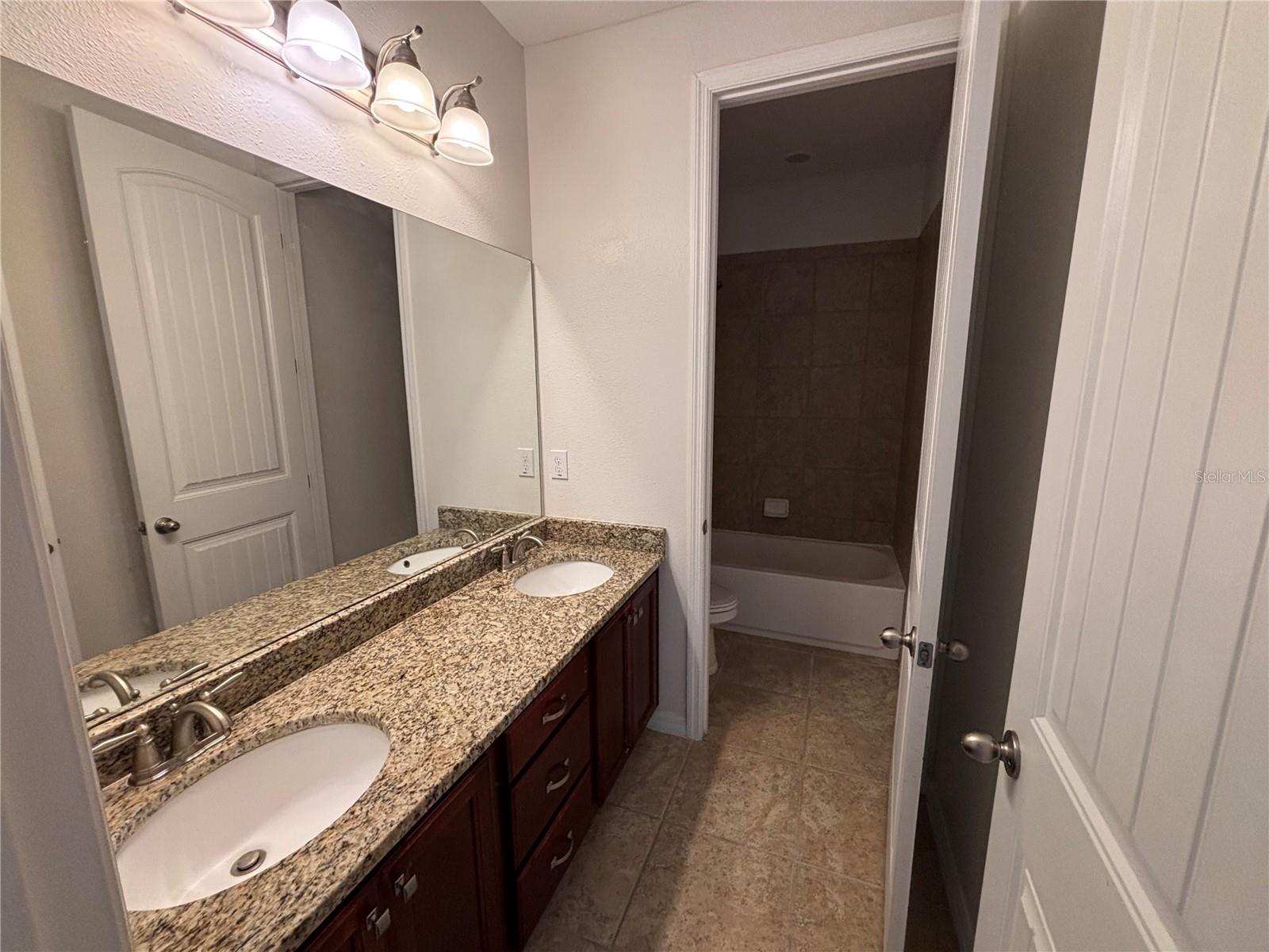 Image 18 of 26 For 13786 Summer Harbor Court