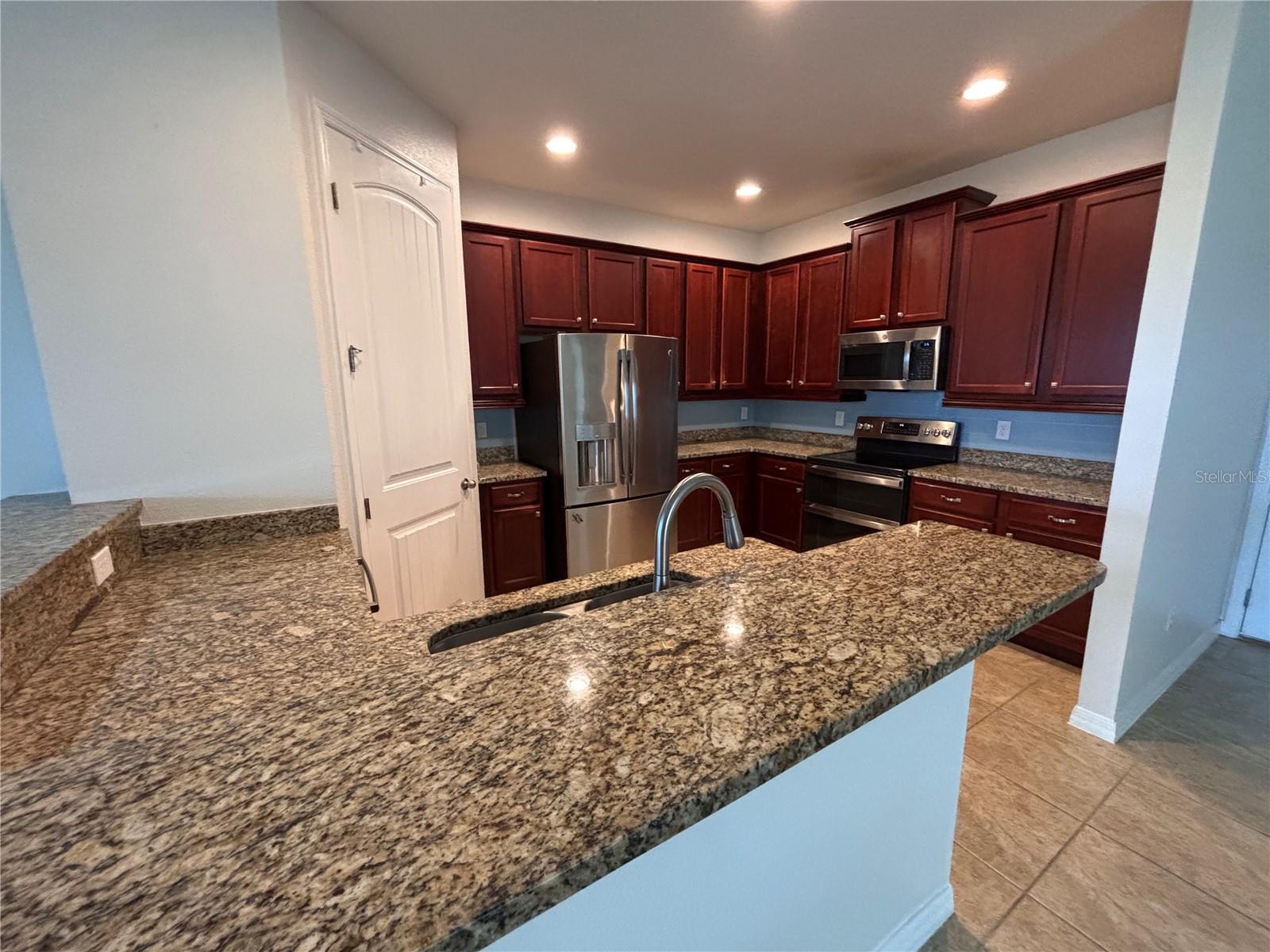 Image 4 of 26 For 13786 Summer Harbor Court