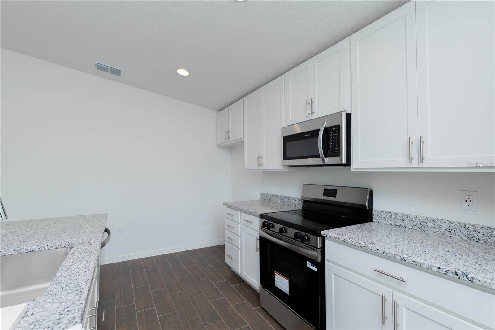 Image 6 of 14 For 963 Lunar Lane