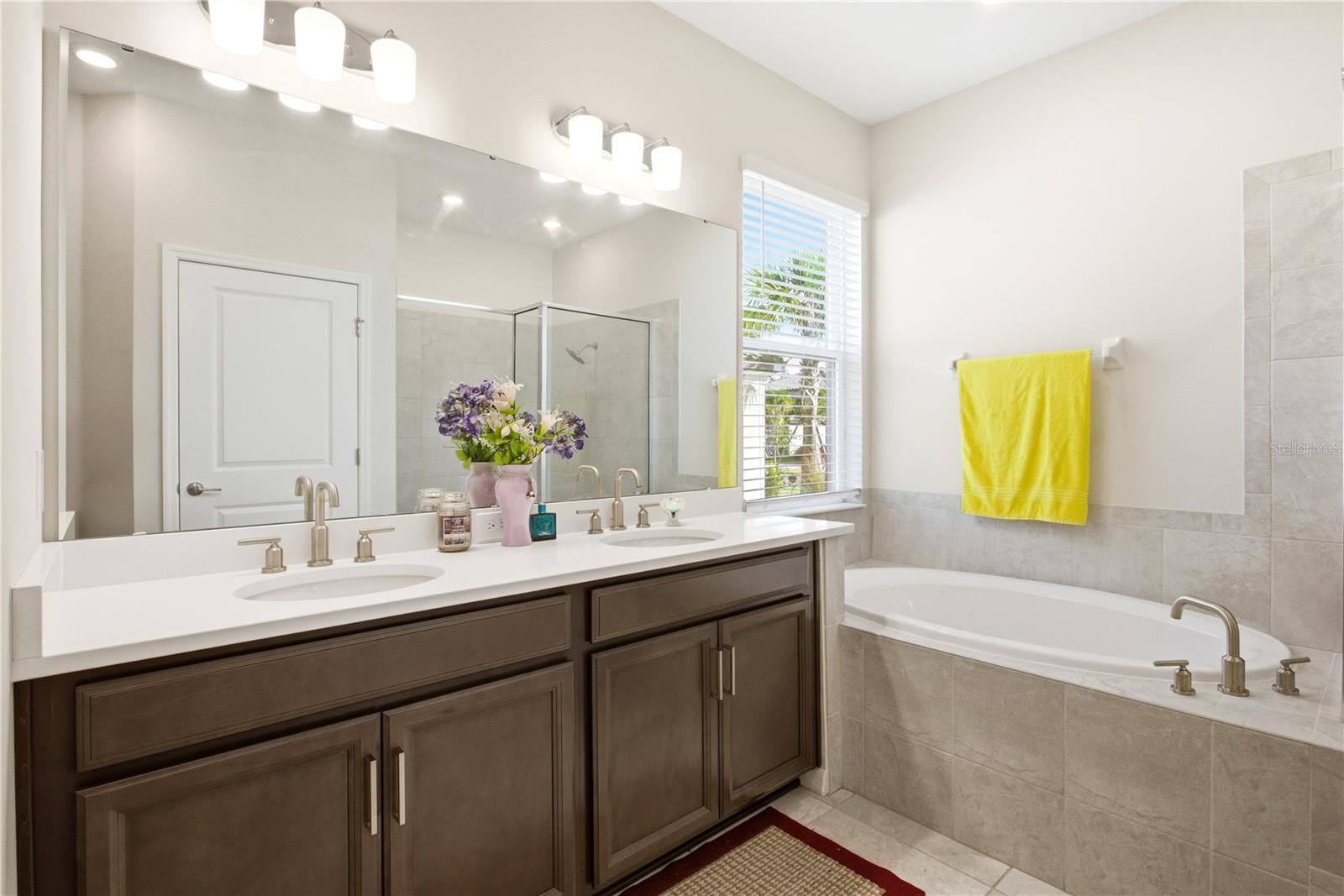 Image 22 of 40 For 1940 Goblet Cove Street