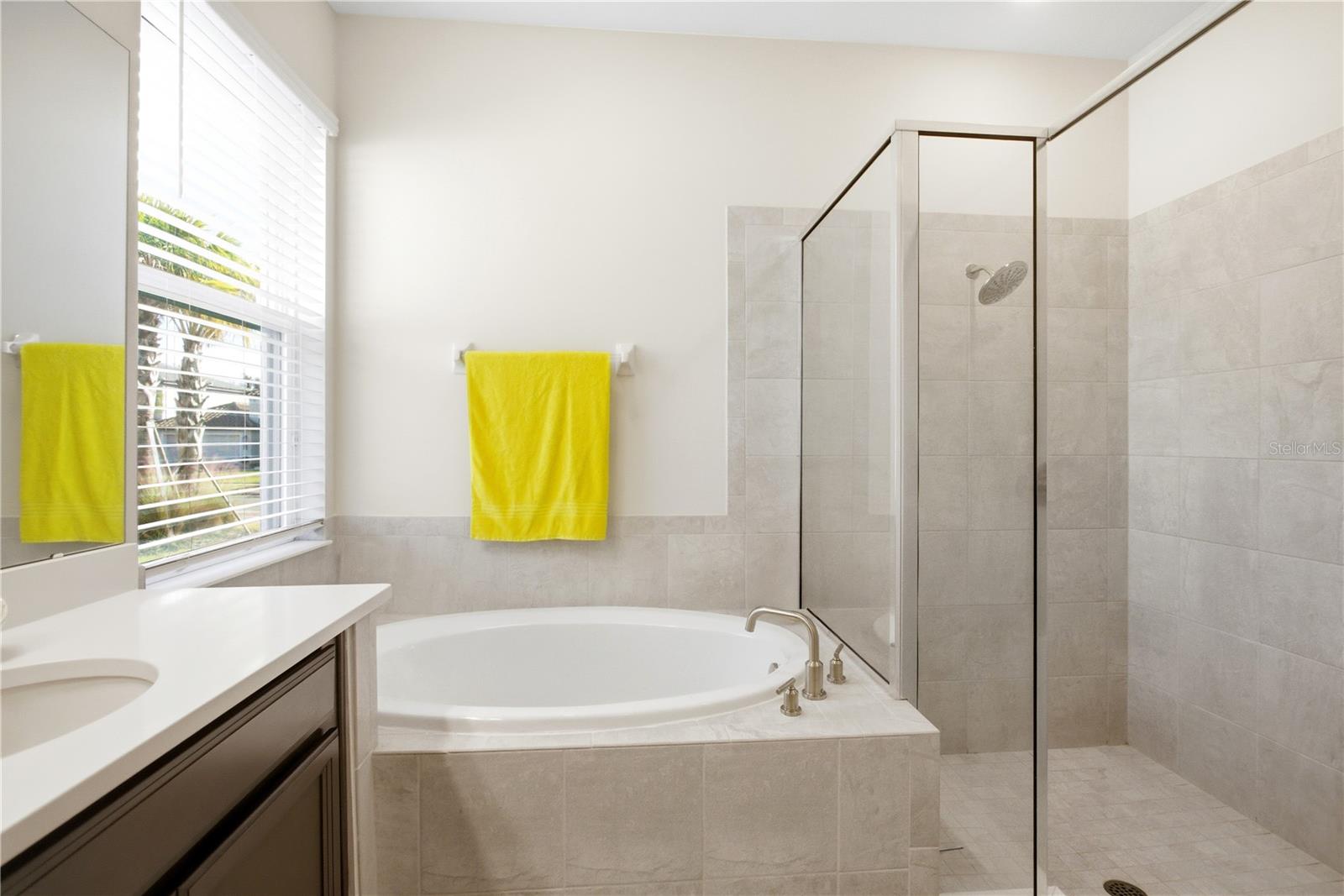 Image 24 of 40 For 1940 Goblet Cove Street