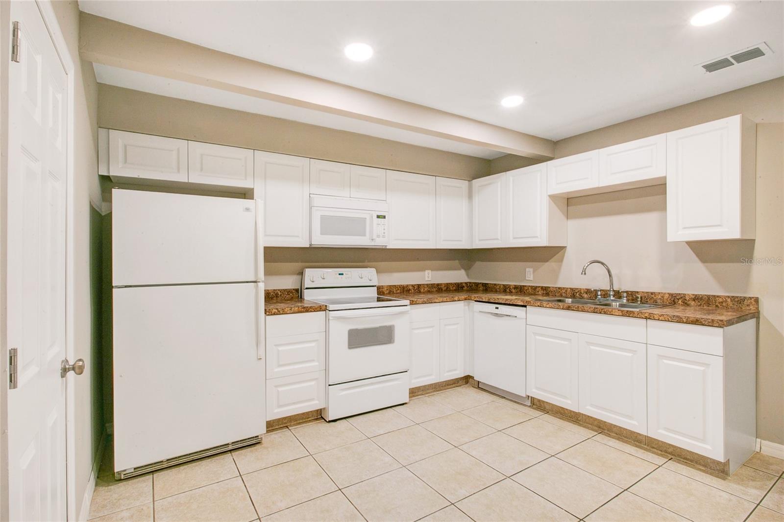 Image 11 of 21 For 139 Harding Street