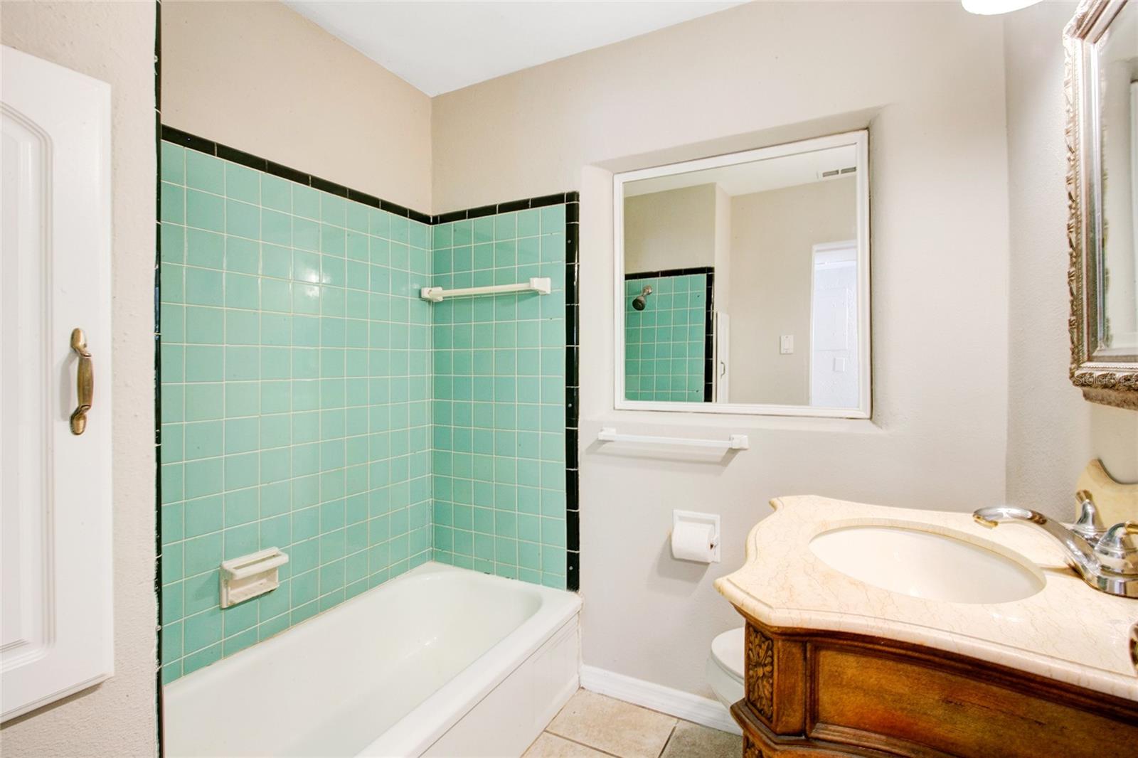 Image 12 of 21 For 139 Harding Street