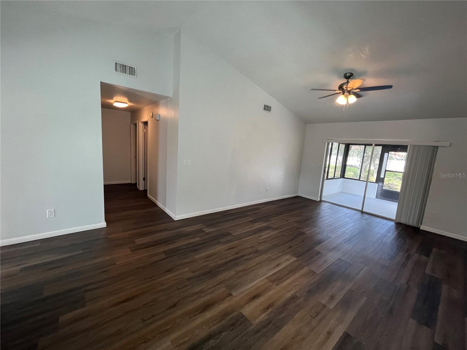 Image 3 of 11 For 447 Chicago Woods Circle
