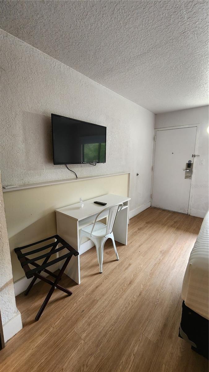 Image 8 of 9 For 5367 Irlo Bronson Memorial Highway 2-206