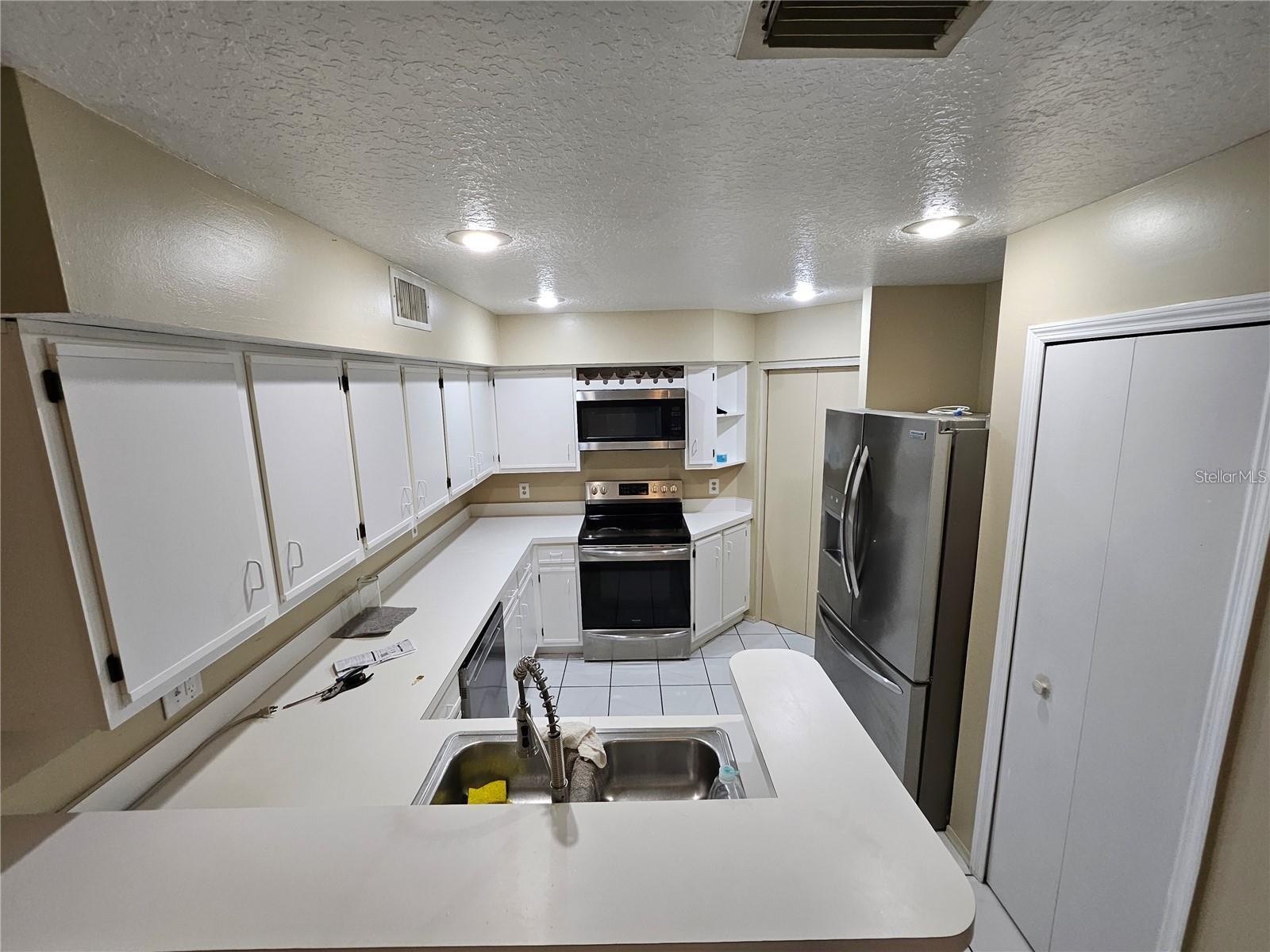 Image 2 of 11 For 10044 Little Teak Street
