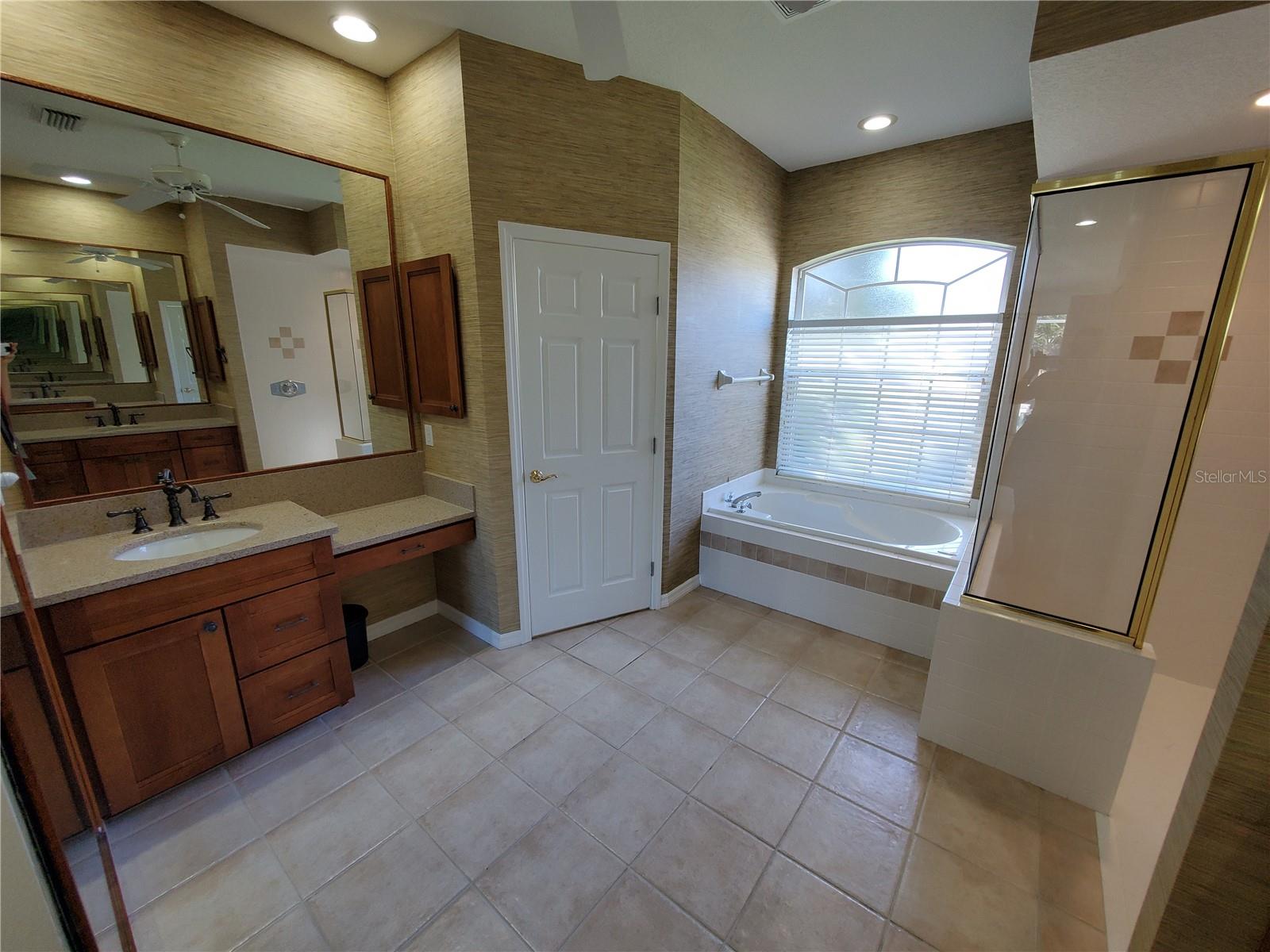 Image 12 of 33 For 5262 Far Oak Circle