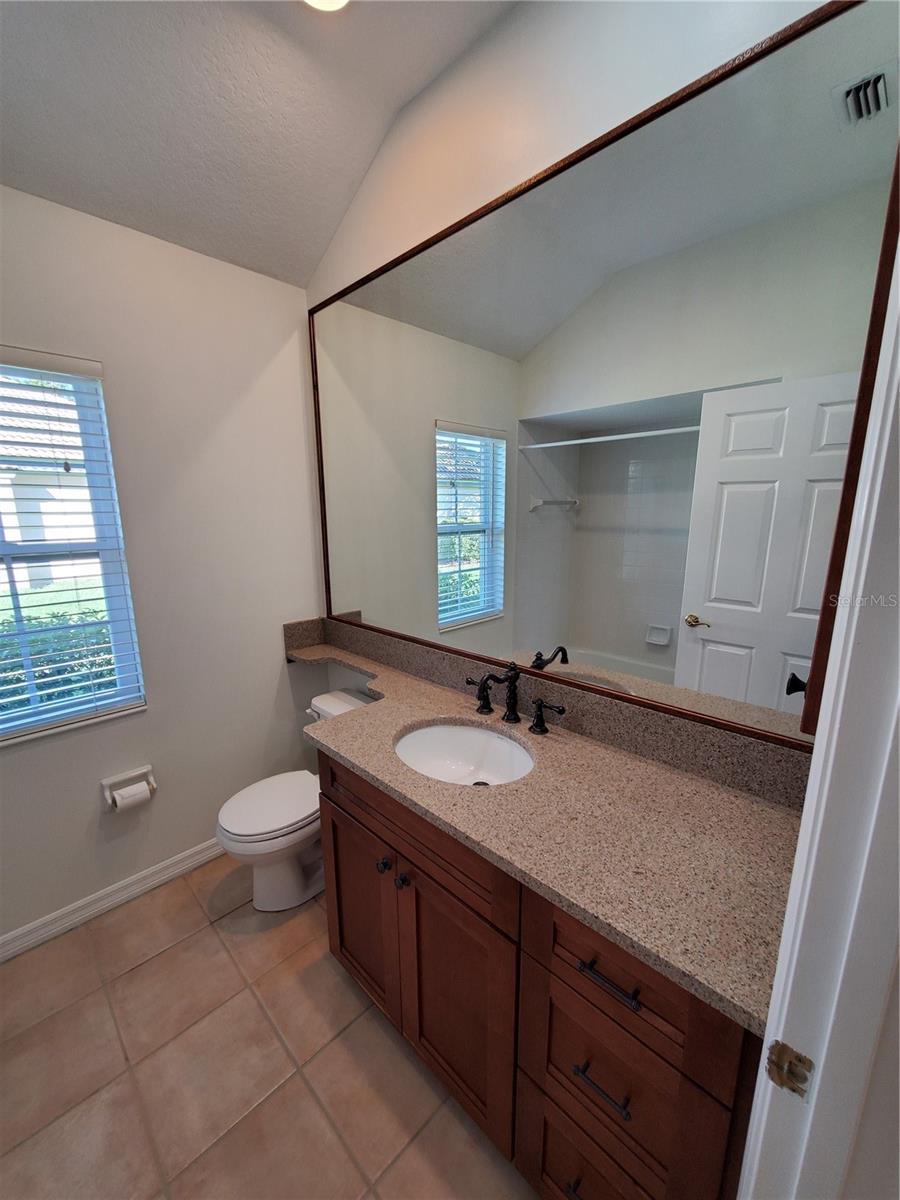Image 15 of 33 For 5262 Far Oak Circle