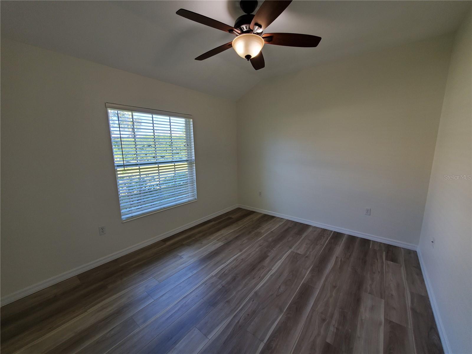Image 17 of 33 For 5262 Far Oak Circle