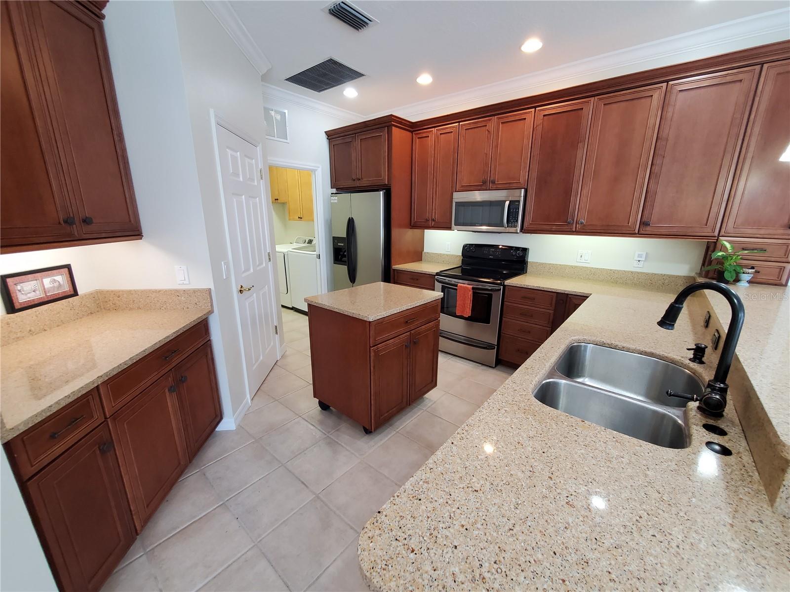 Image 4 of 33 For 5262 Far Oak Circle