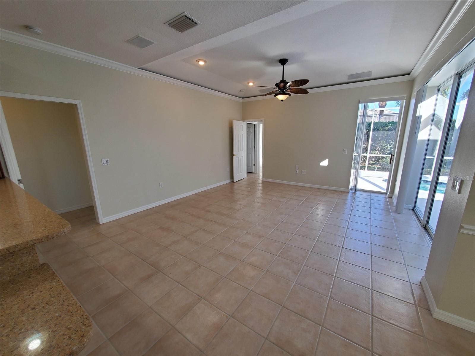 Image 7 of 33 For 5262 Far Oak Circle
