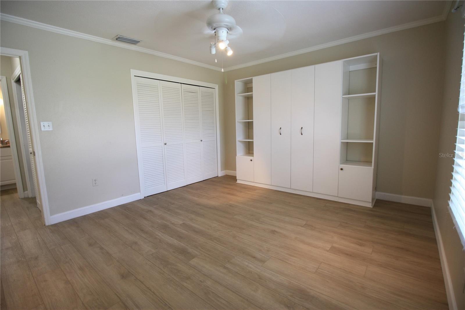 Image 12 of 27 For 1098 Villa Lane S