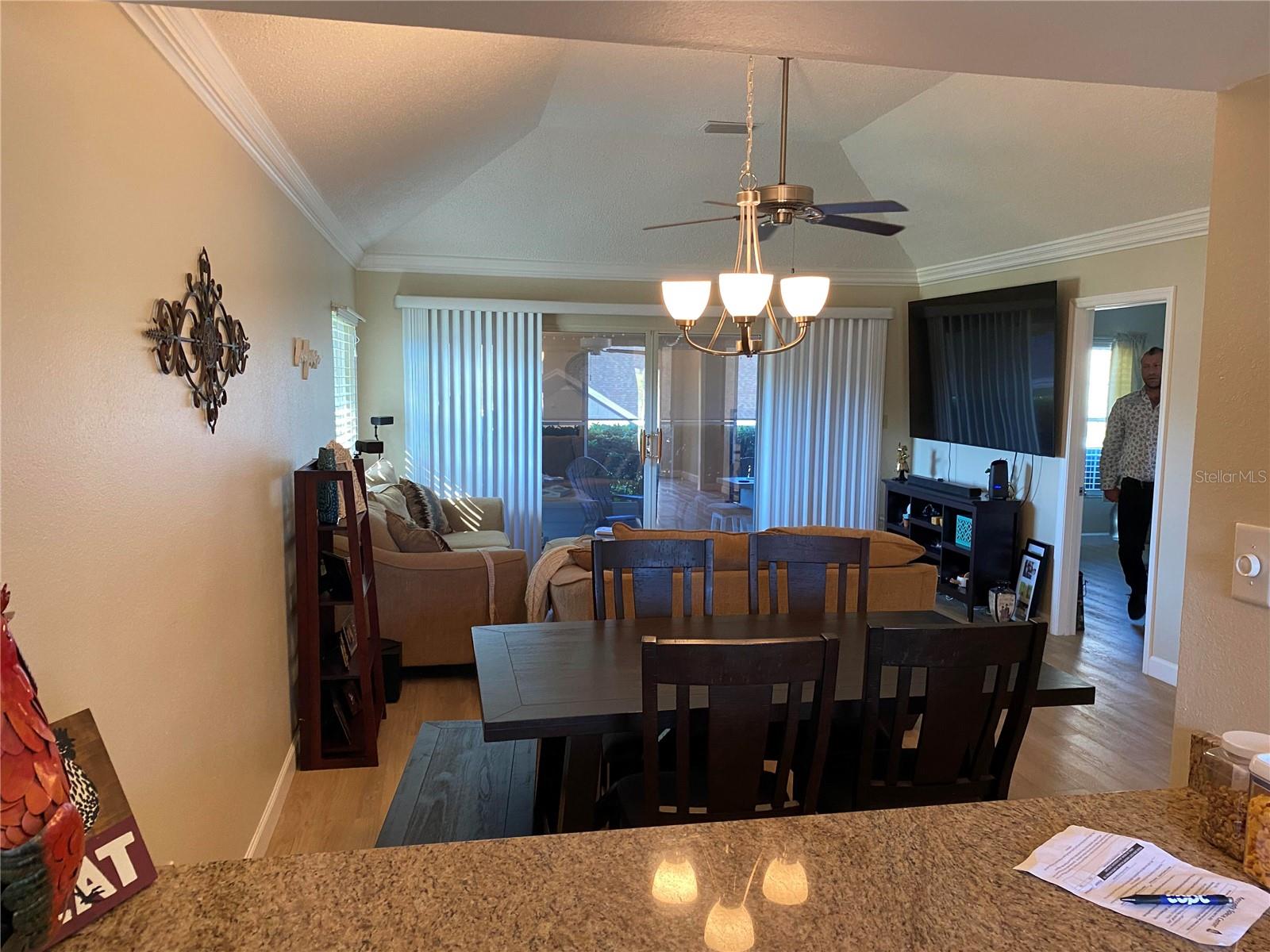 Image 4 of 10 For 1098 Villa Lane S