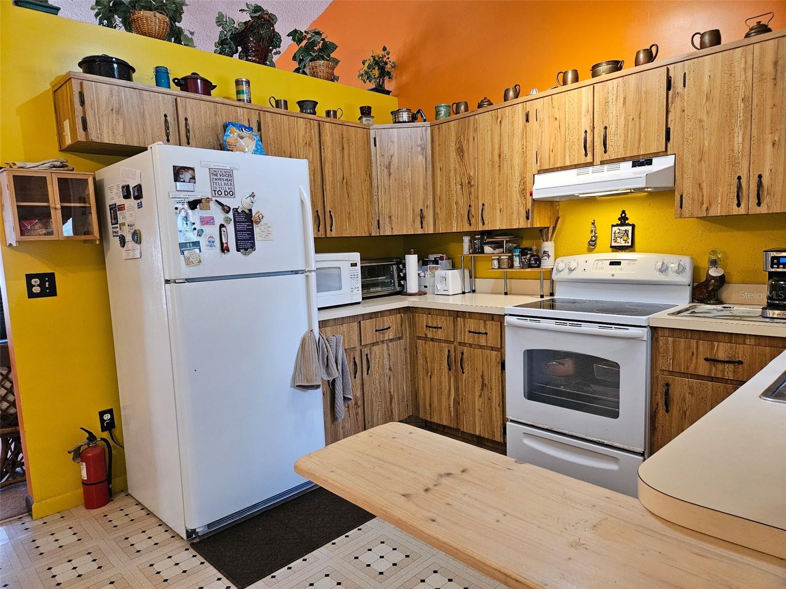 Image 8 of 28 For 24008 Ermine Road