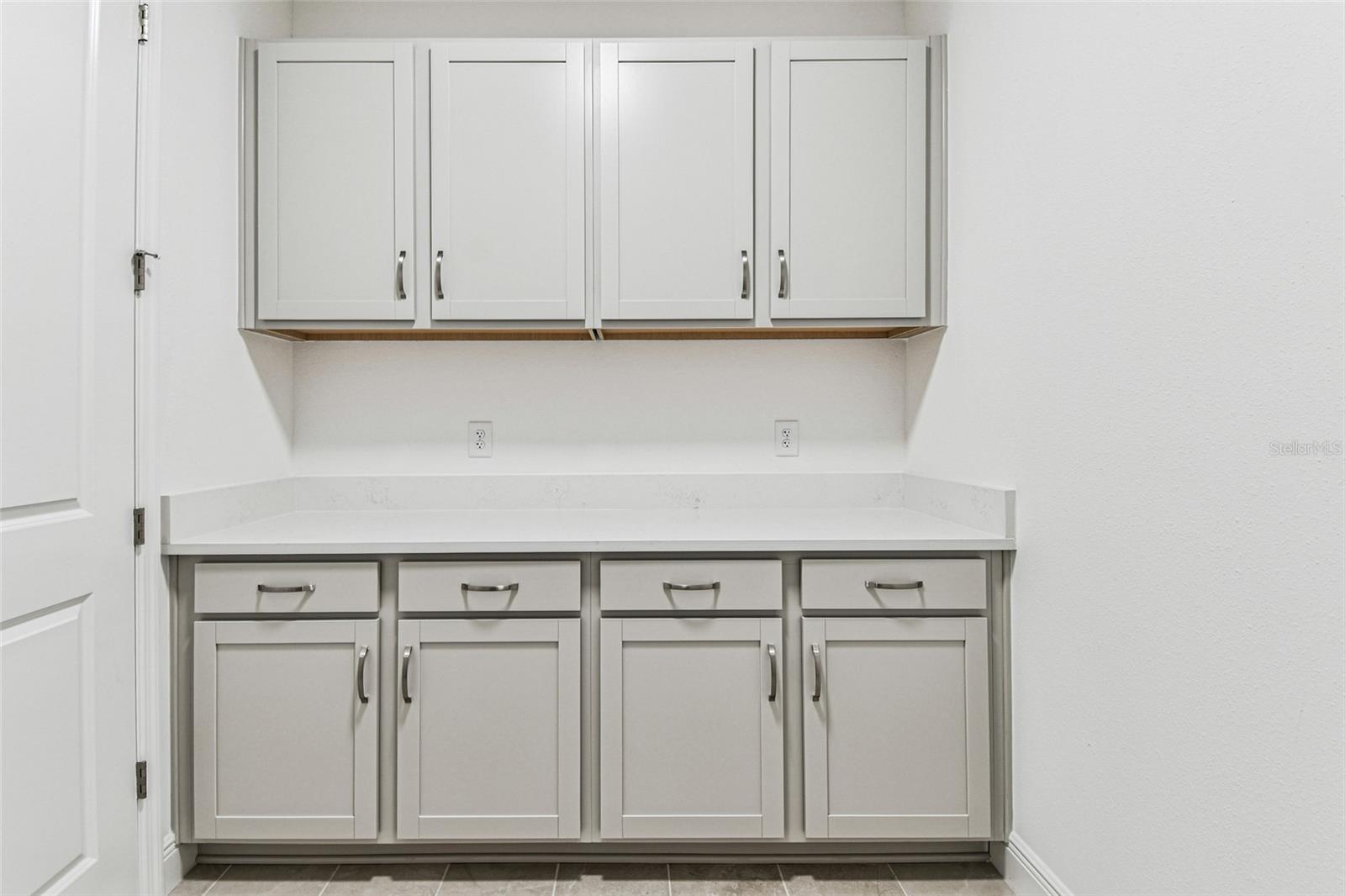 Listing photo id 17 for 7578 Seahawk Avenue