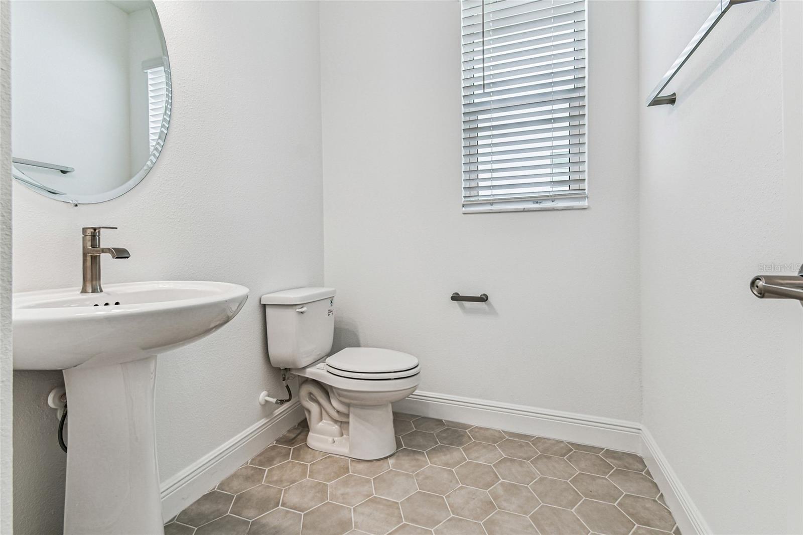 Listing photo id 18 for 7578 Seahawk Avenue