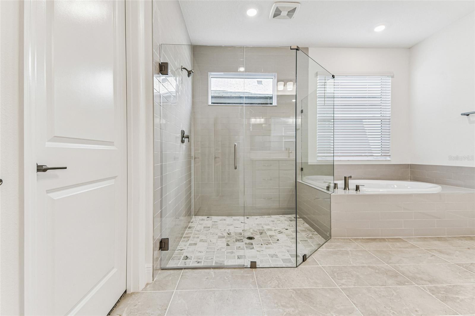 Listing photo id 21 for 7578 Seahawk Avenue