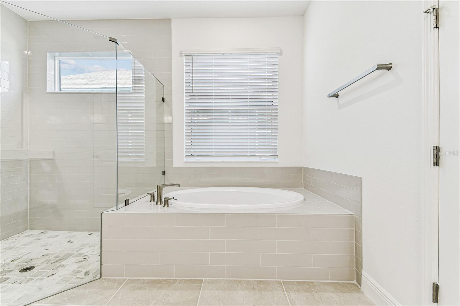 Listing photo id 22 for 7578 Seahawk Avenue