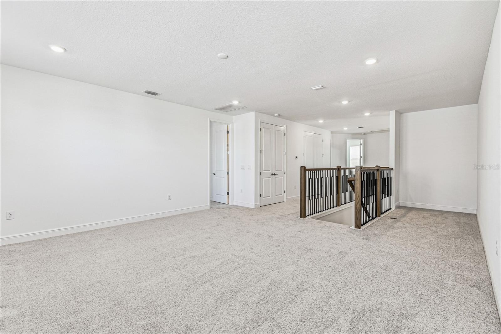 Listing photo id 28 for 7578 Seahawk Avenue