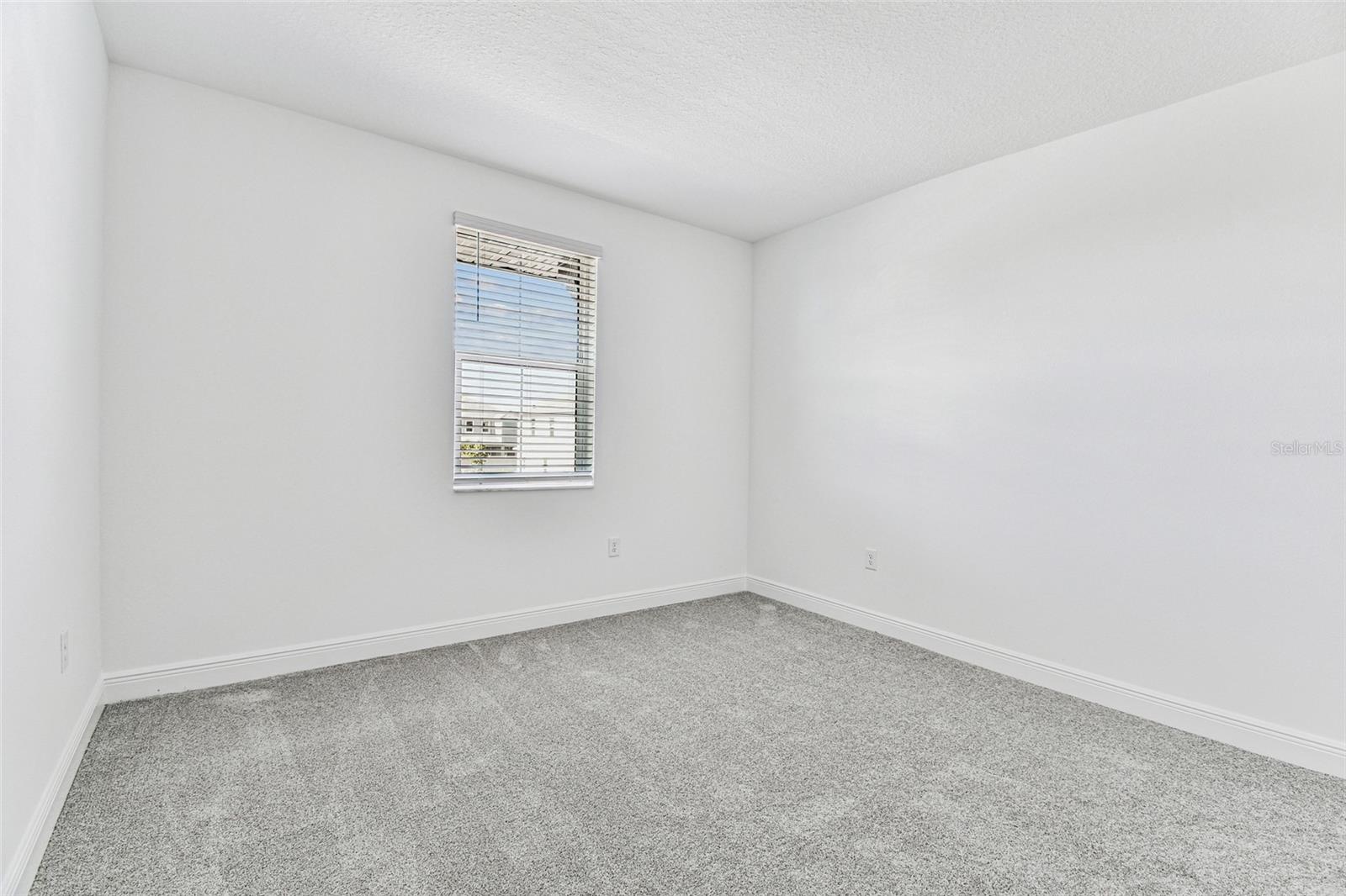 Listing photo id 32 for 7578 Seahawk Avenue