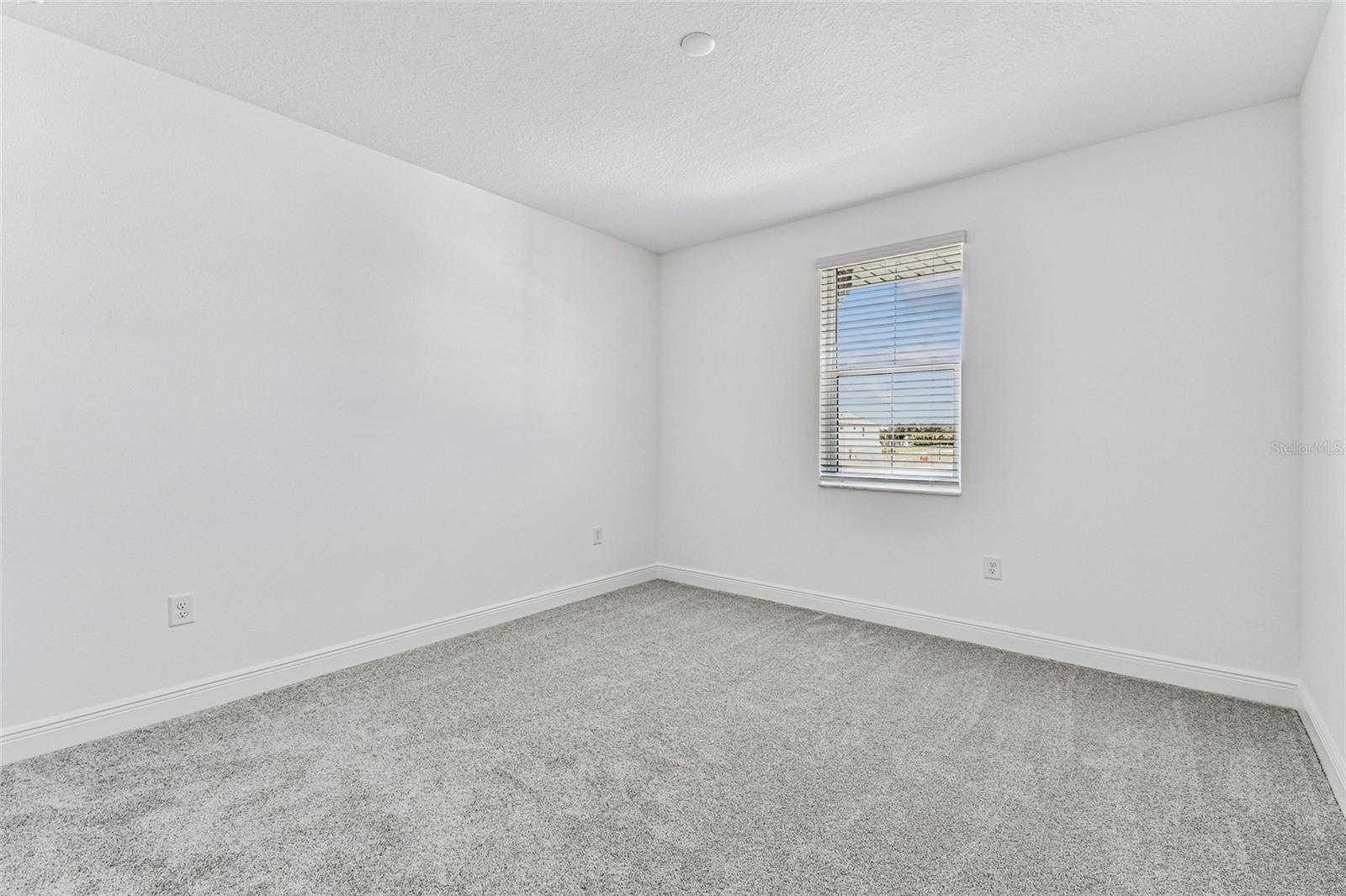 Listing photo id 34 for 7578 Seahawk Avenue