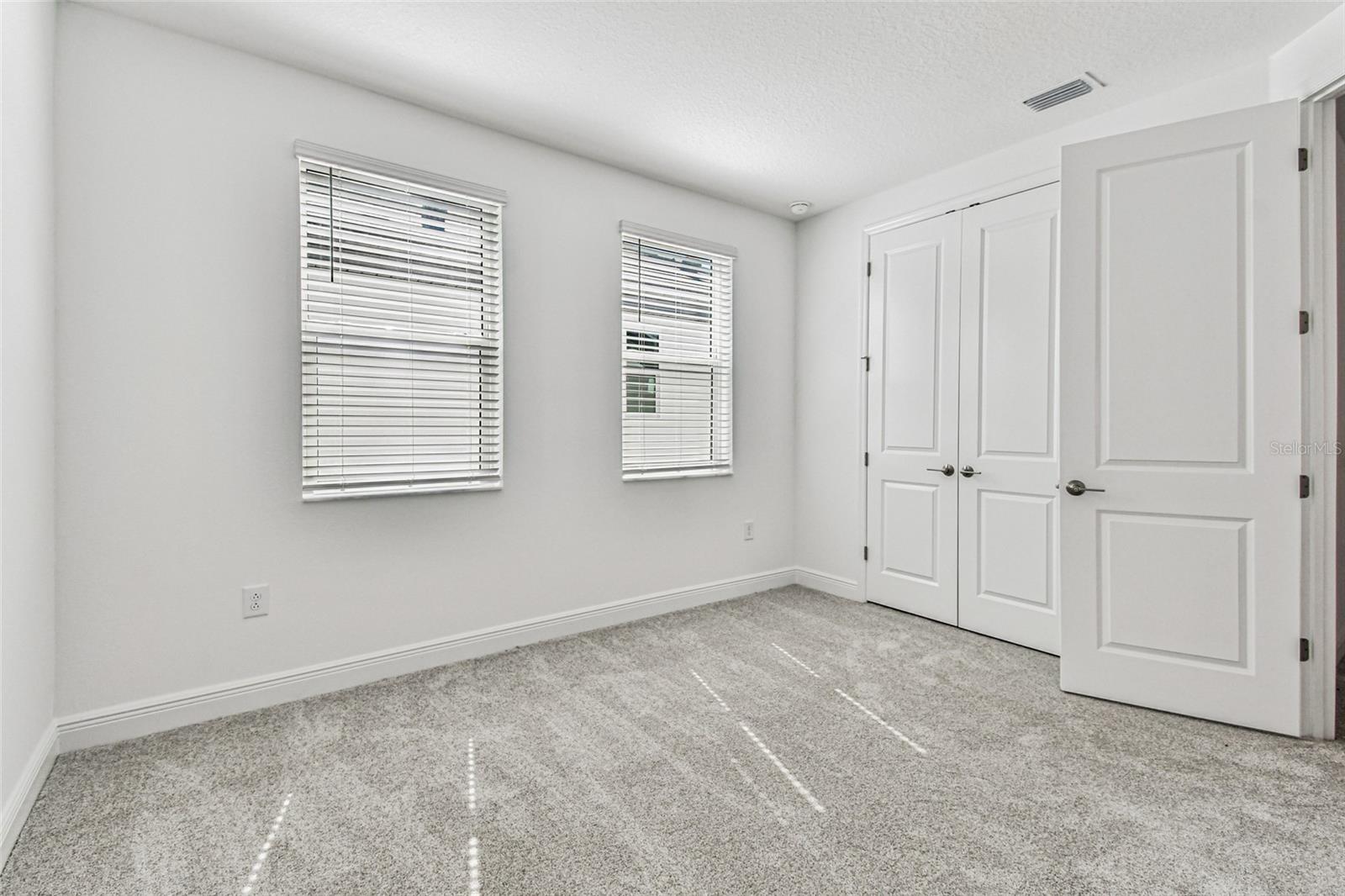 Listing photo id 37 for 7578 Seahawk Avenue