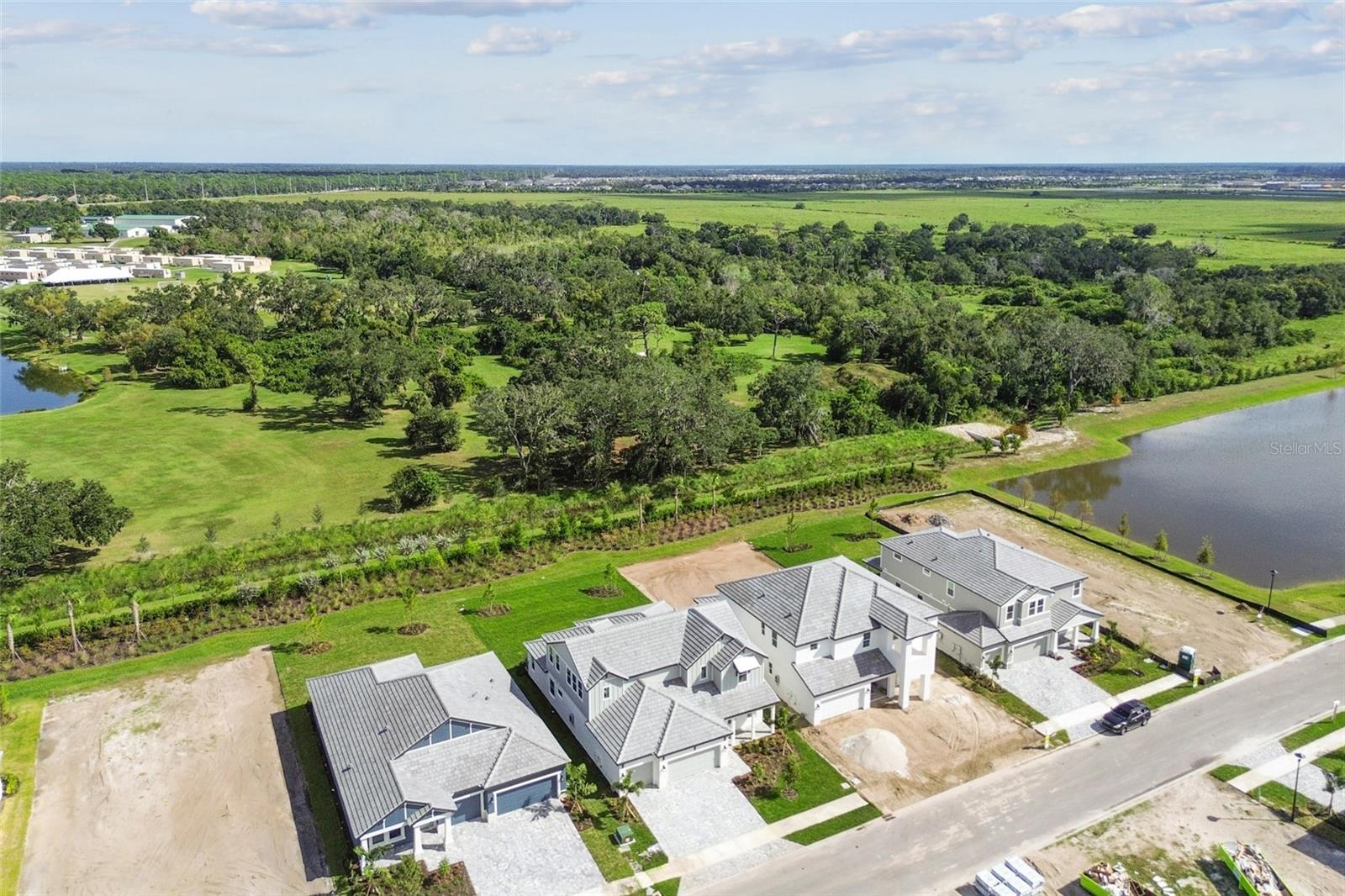 Listing photo id 2 for 7578 Seahawk Avenue