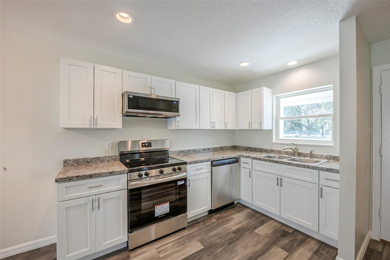 Image 33 of 40 For 113 13th Street