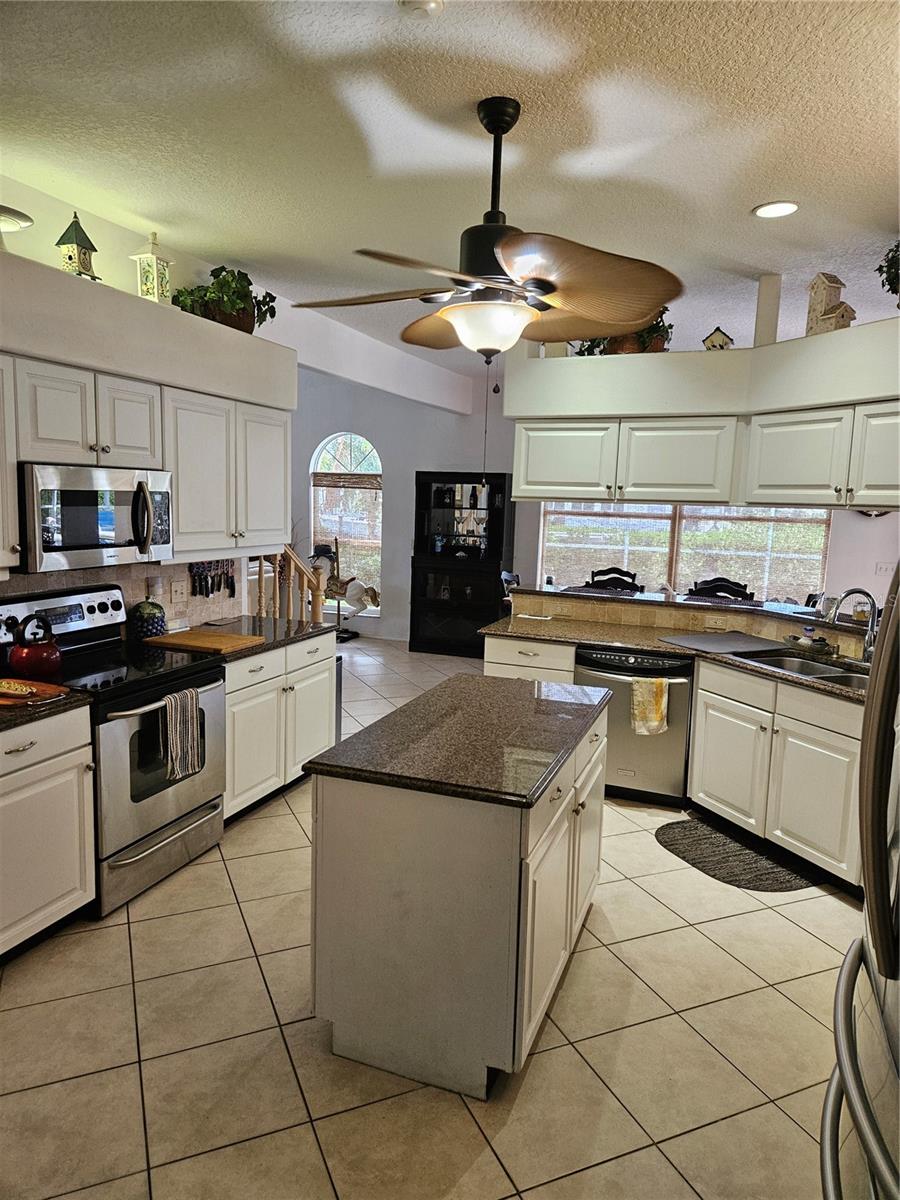 Image 13 of 15 For 5508 40th Avenue E
