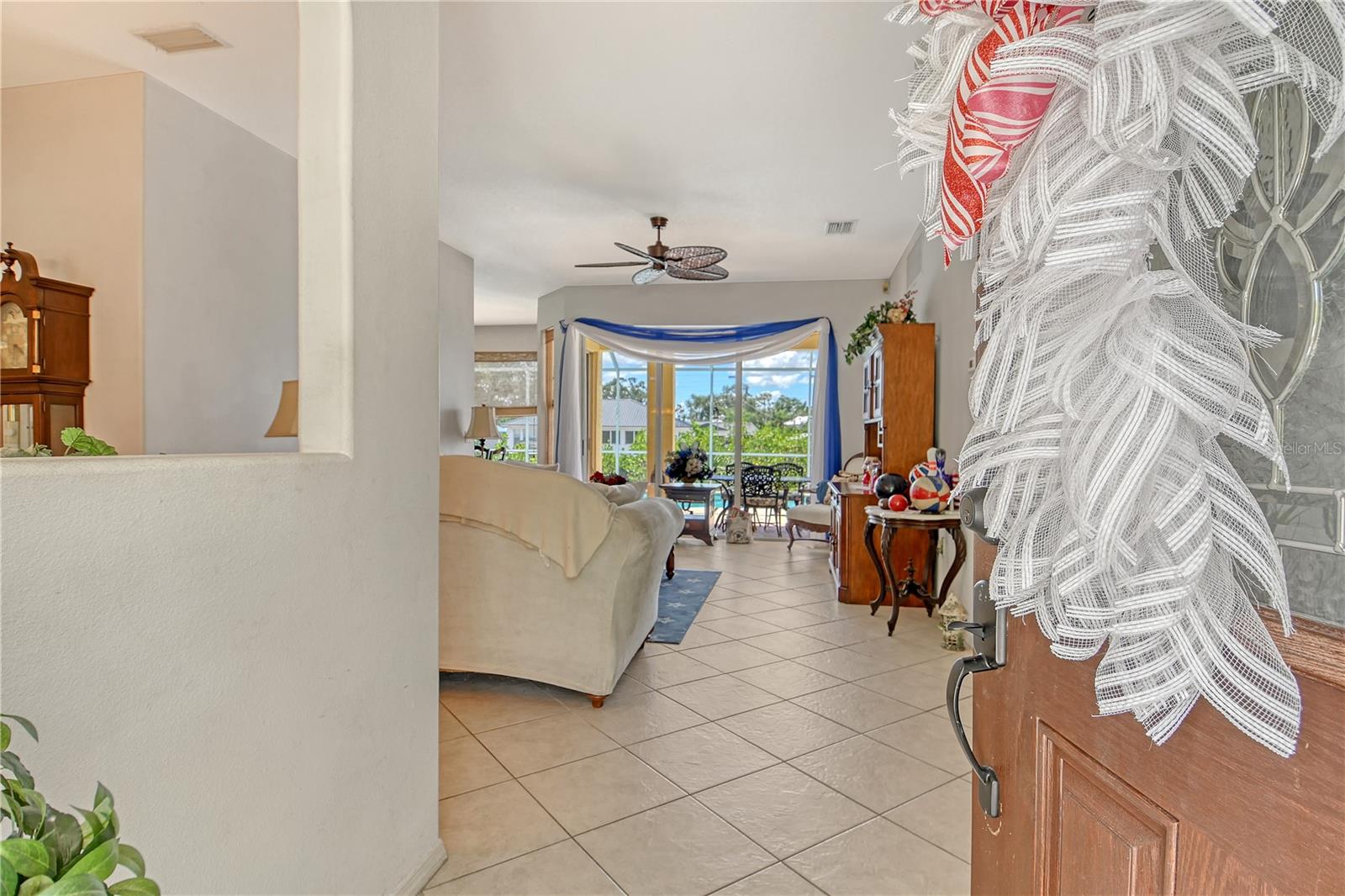 Image 18 of 75 For 5508 40th Avenue E