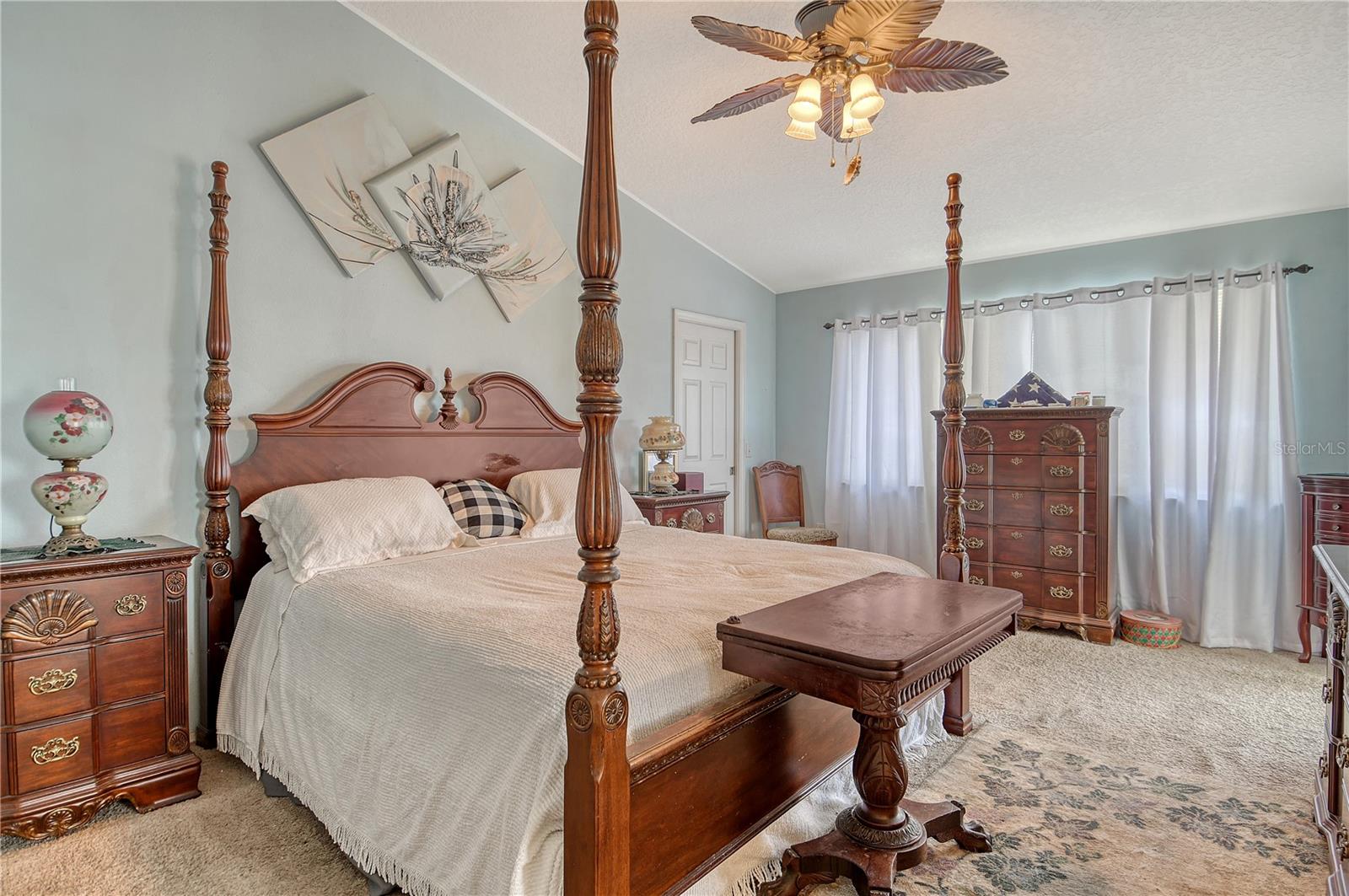 Image 39 of 75 For 5508 40th Avenue E