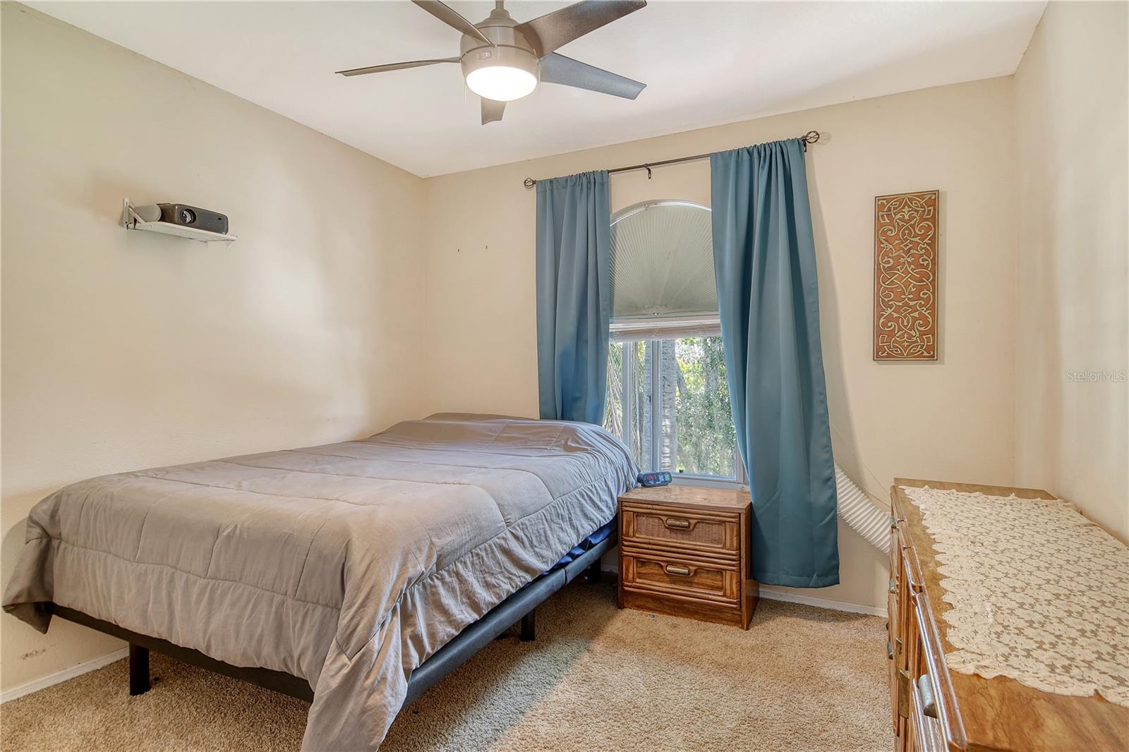 Image 49 of 75 For 5508 40th Avenue E