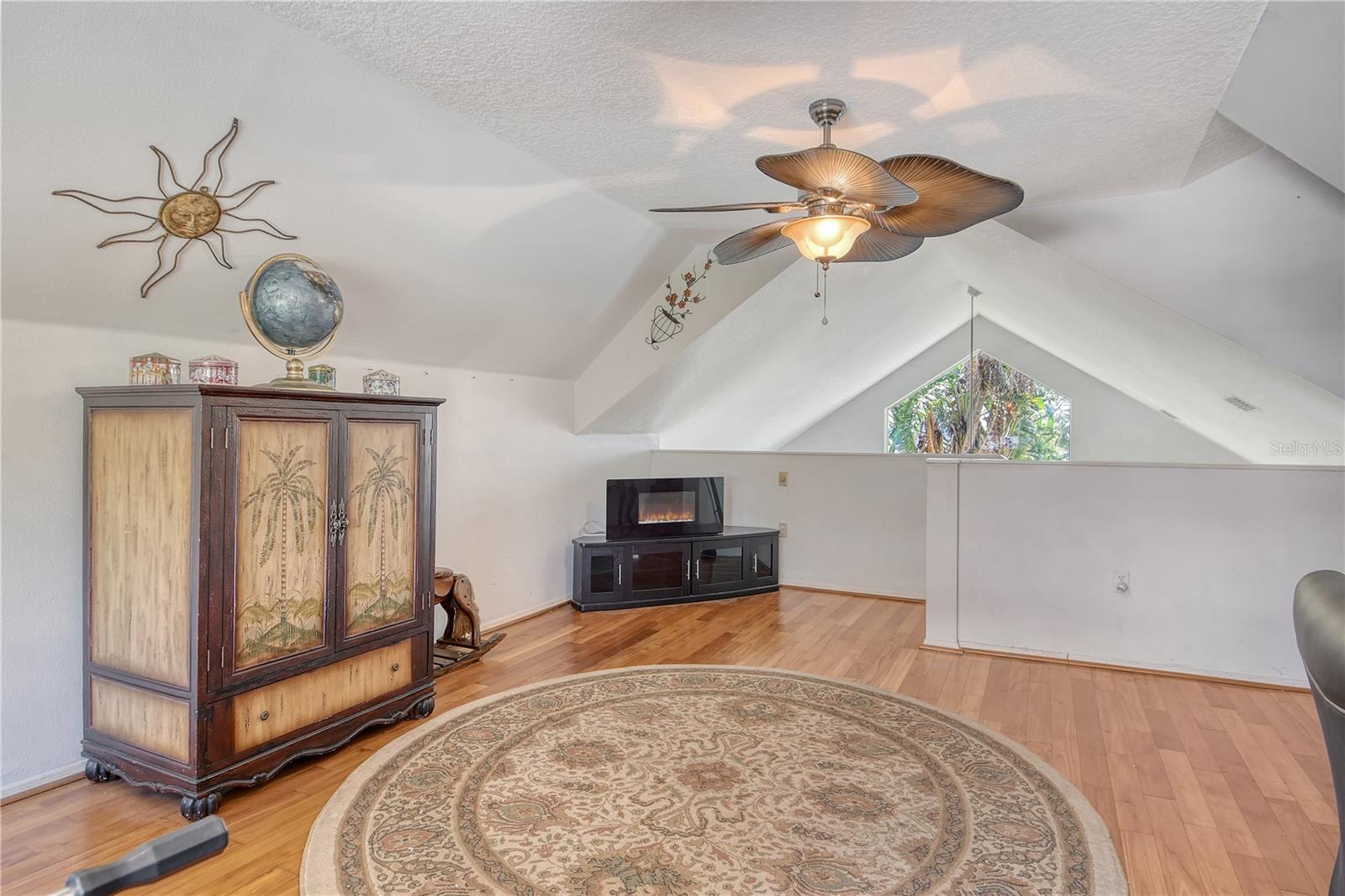 Image 53 of 75 For 5508 40th Avenue E