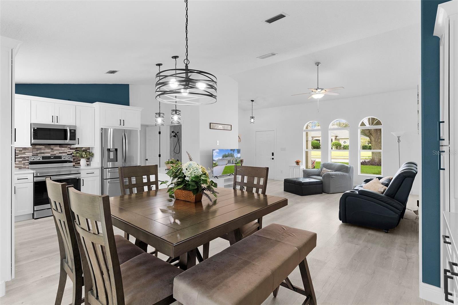 Image 12 of 45 For 5548 Grove Manor