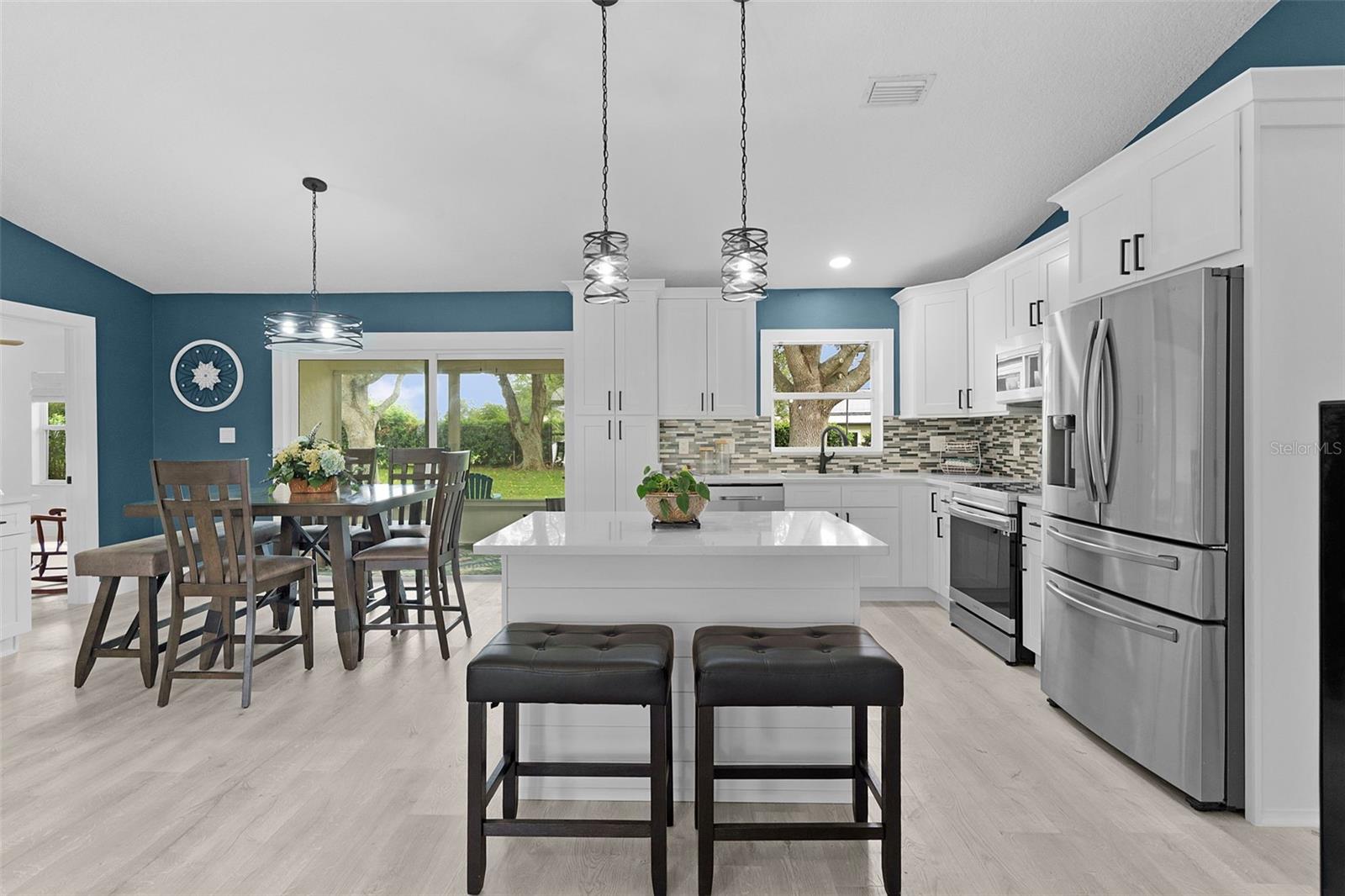 Image 15 of 45 For 5548 Grove Manor