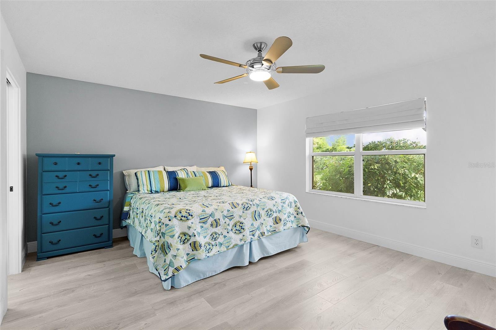 Image 19 of 45 For 5548 Grove Manor