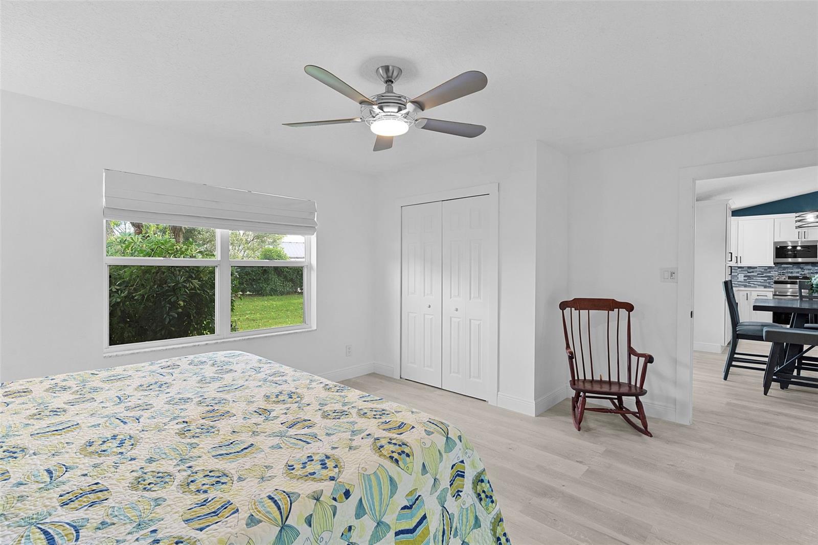 Image 20 of 45 For 5548 Grove Manor