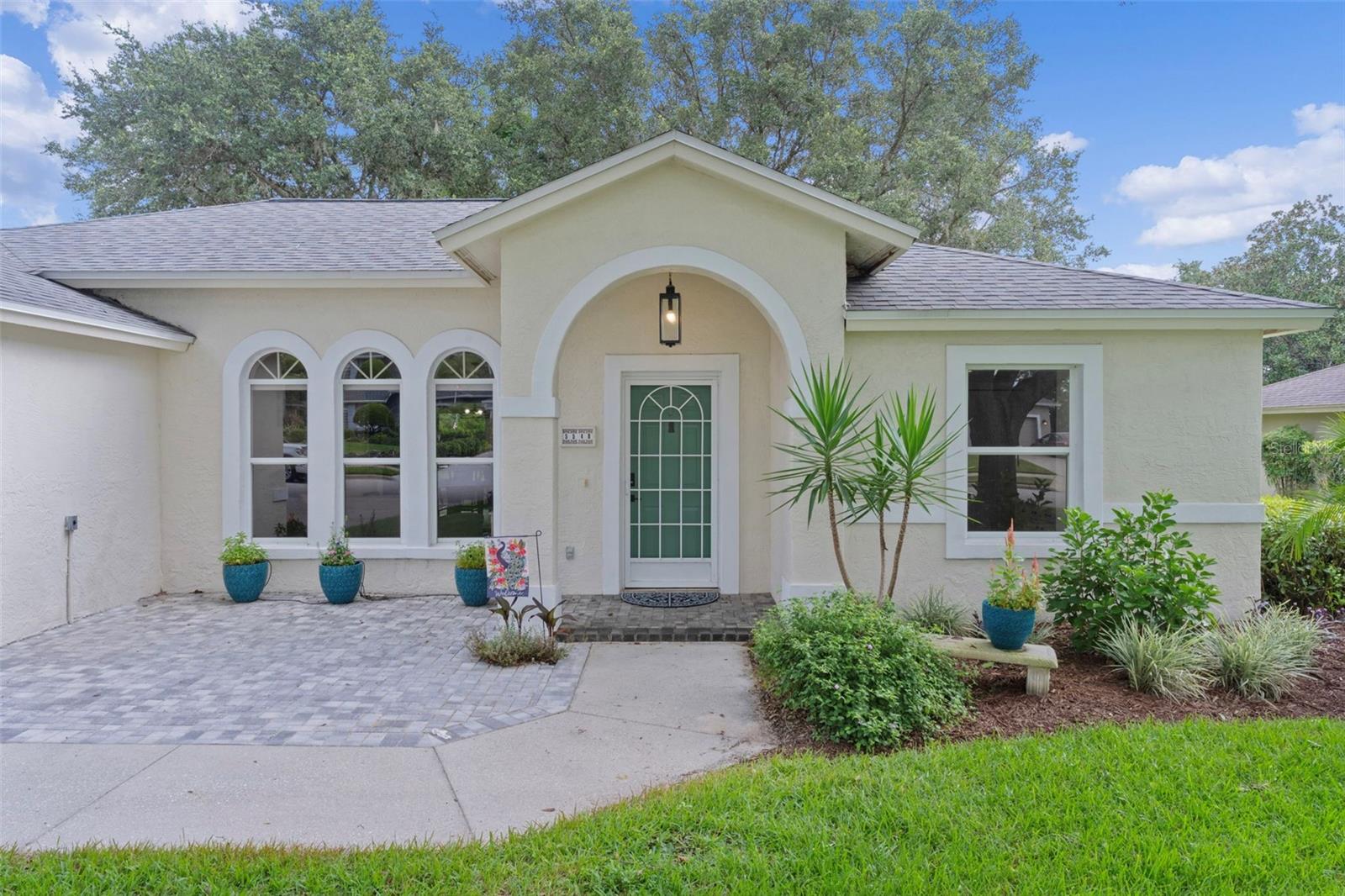 Image 4 of 45 For 5548 Grove Manor