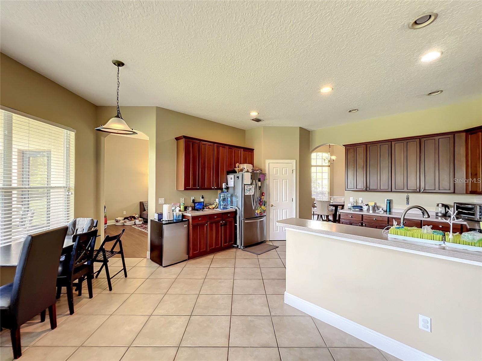 Image 10 of 19 For 709 Broadoak Loop