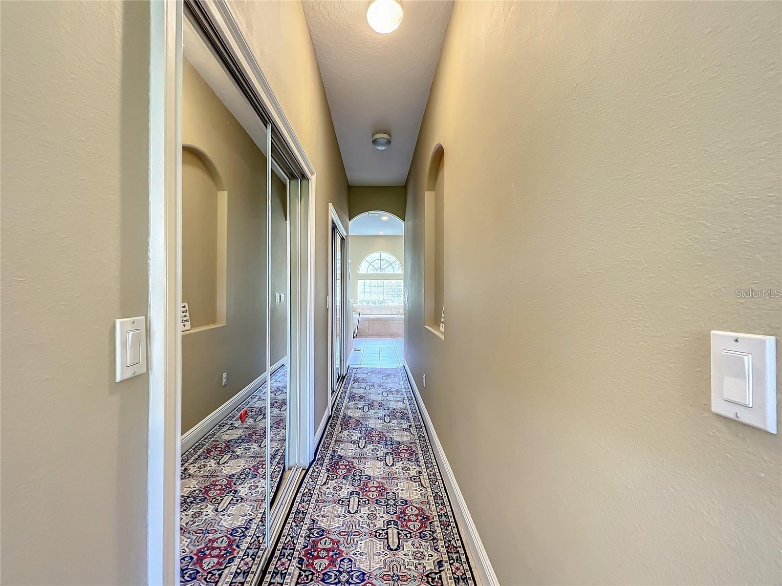 Image 15 of 19 For 709 Broadoak Loop
