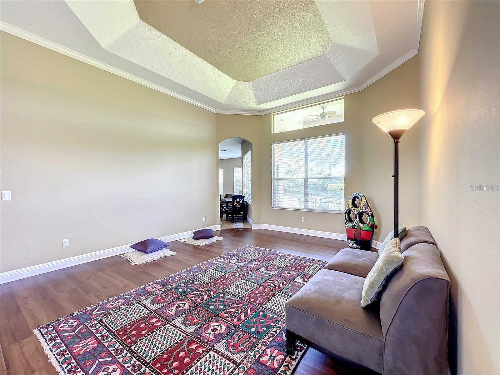 Image 5 of 19 For 709 Broadoak Loop