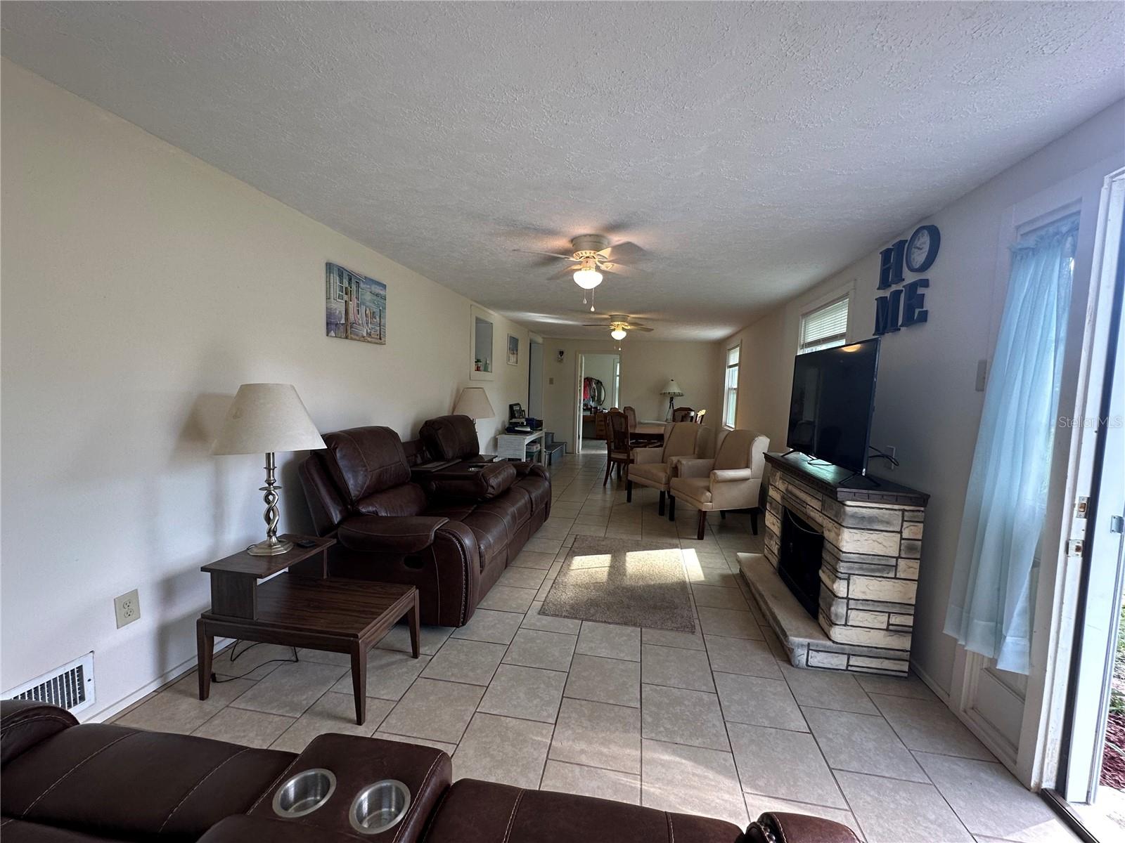 Image 18 of 38 For 55045 6th Street